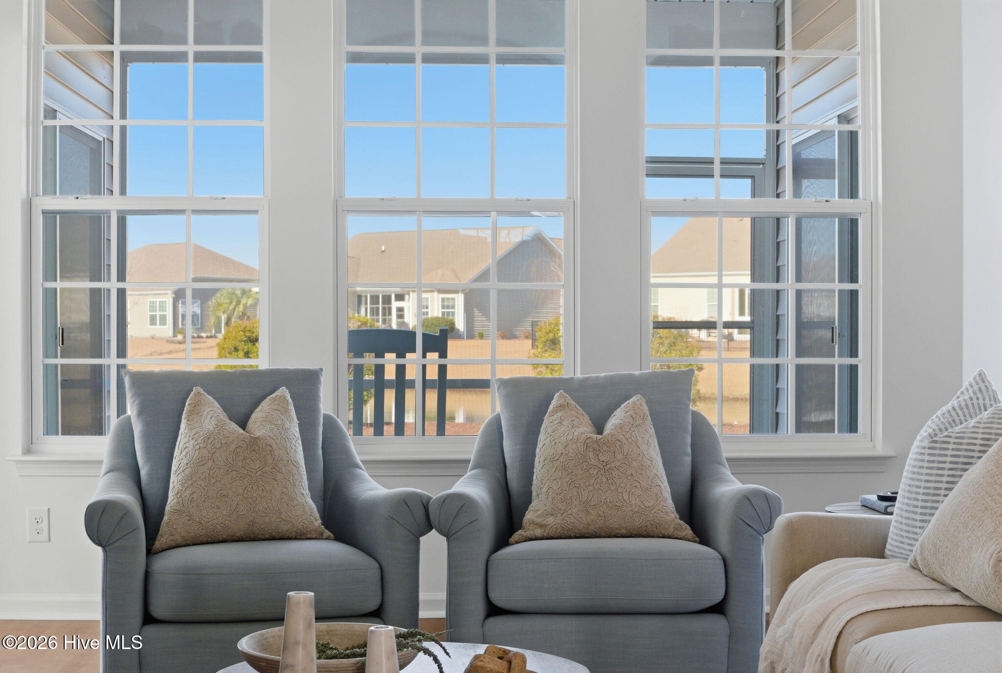 100547830 | Photo 11