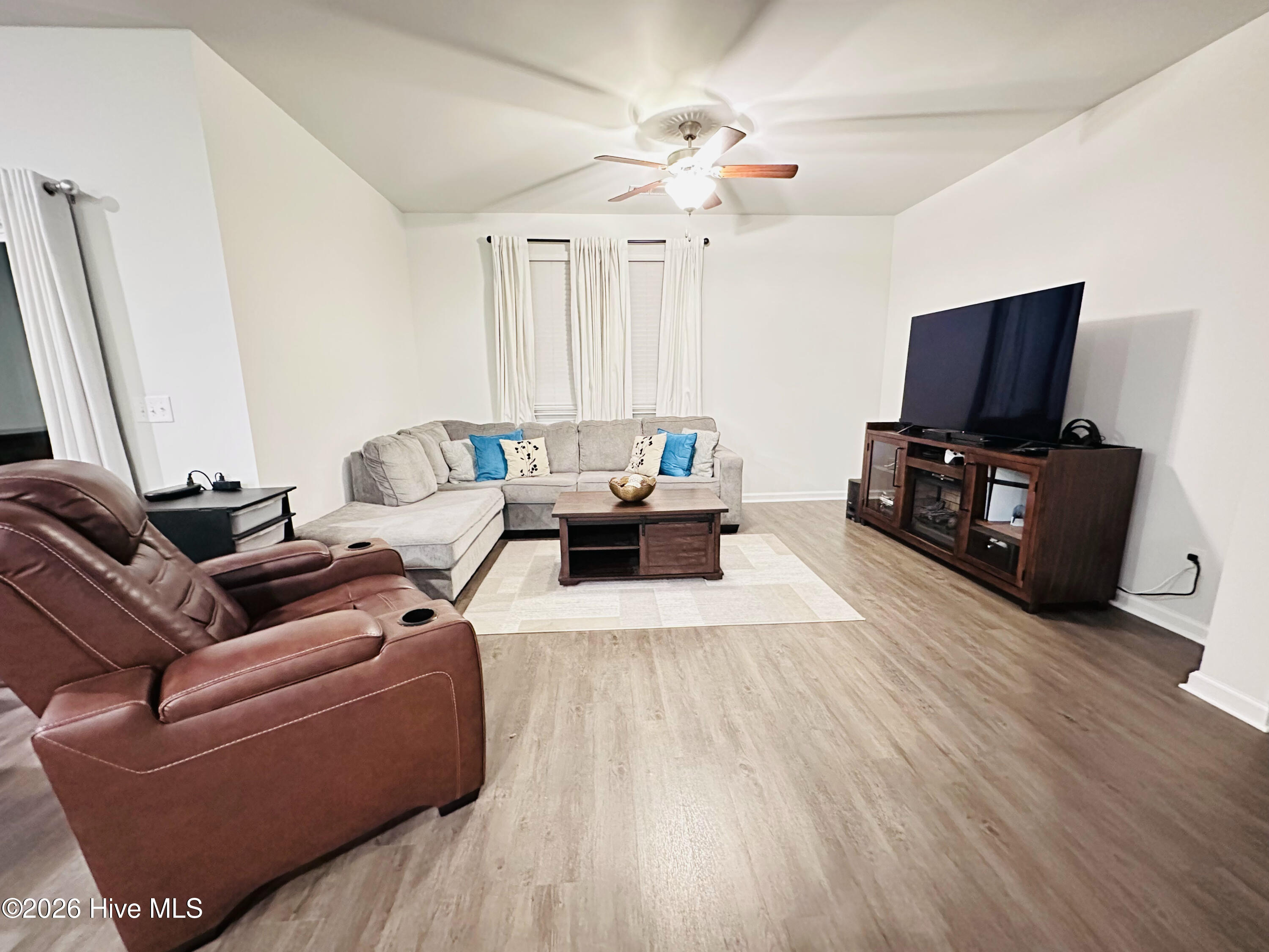 100555110 | Photo 22