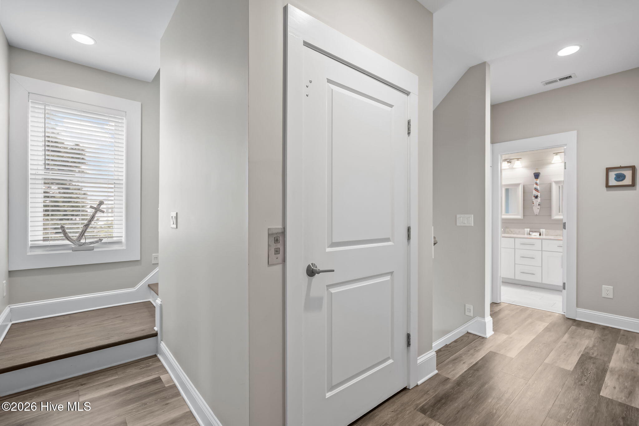 100553388 | Photo 24