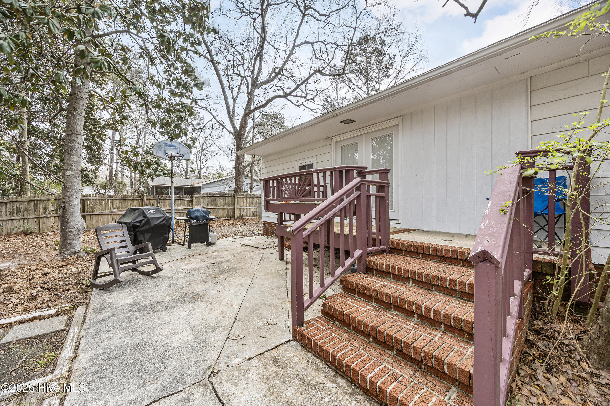 100560184 | Photo 30