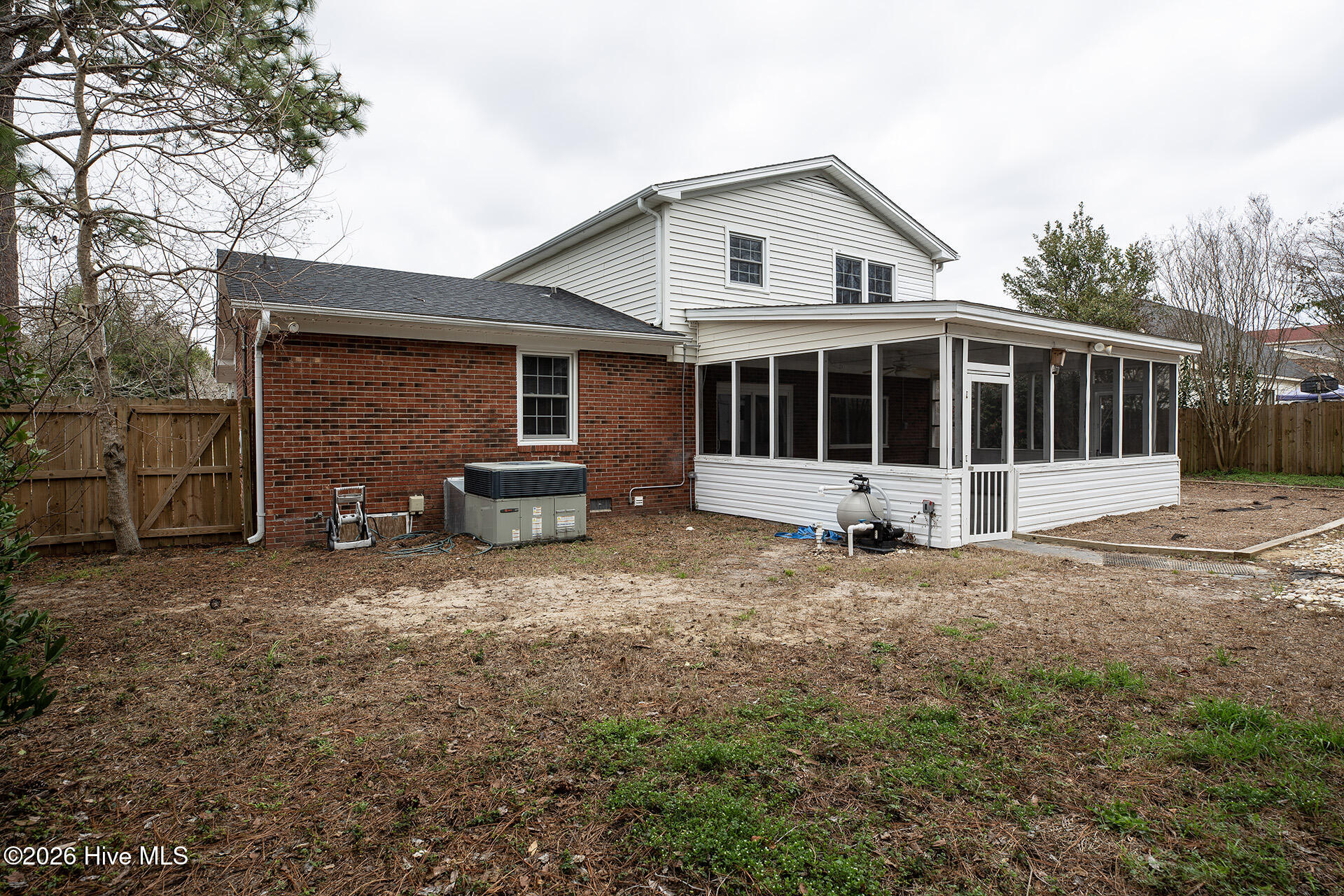 100558477 | Photo 44