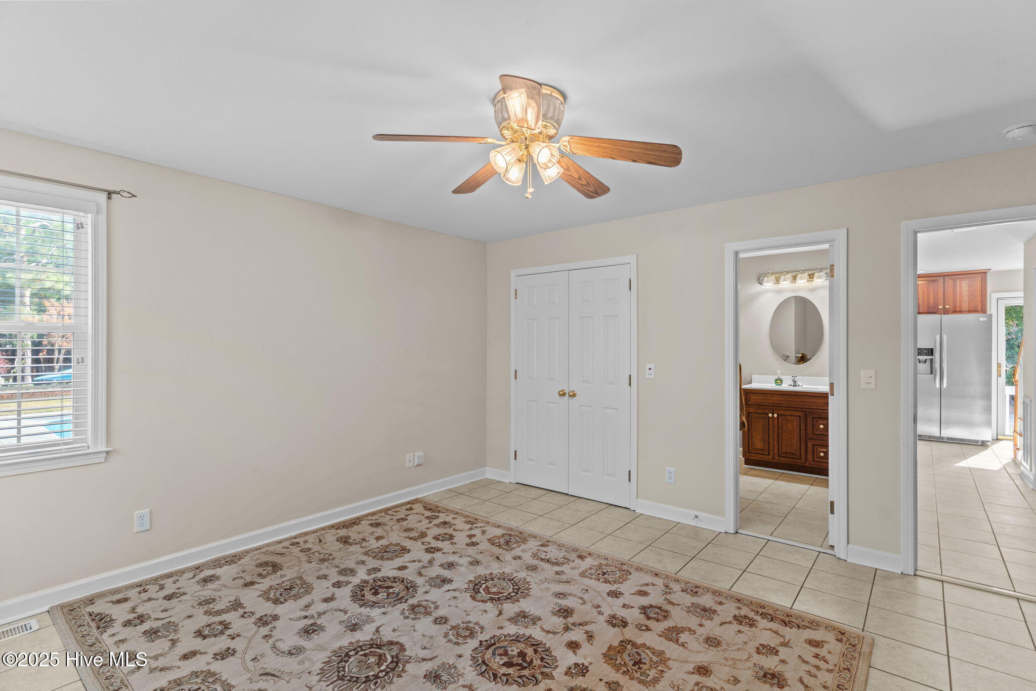 100543111 | Photo 58