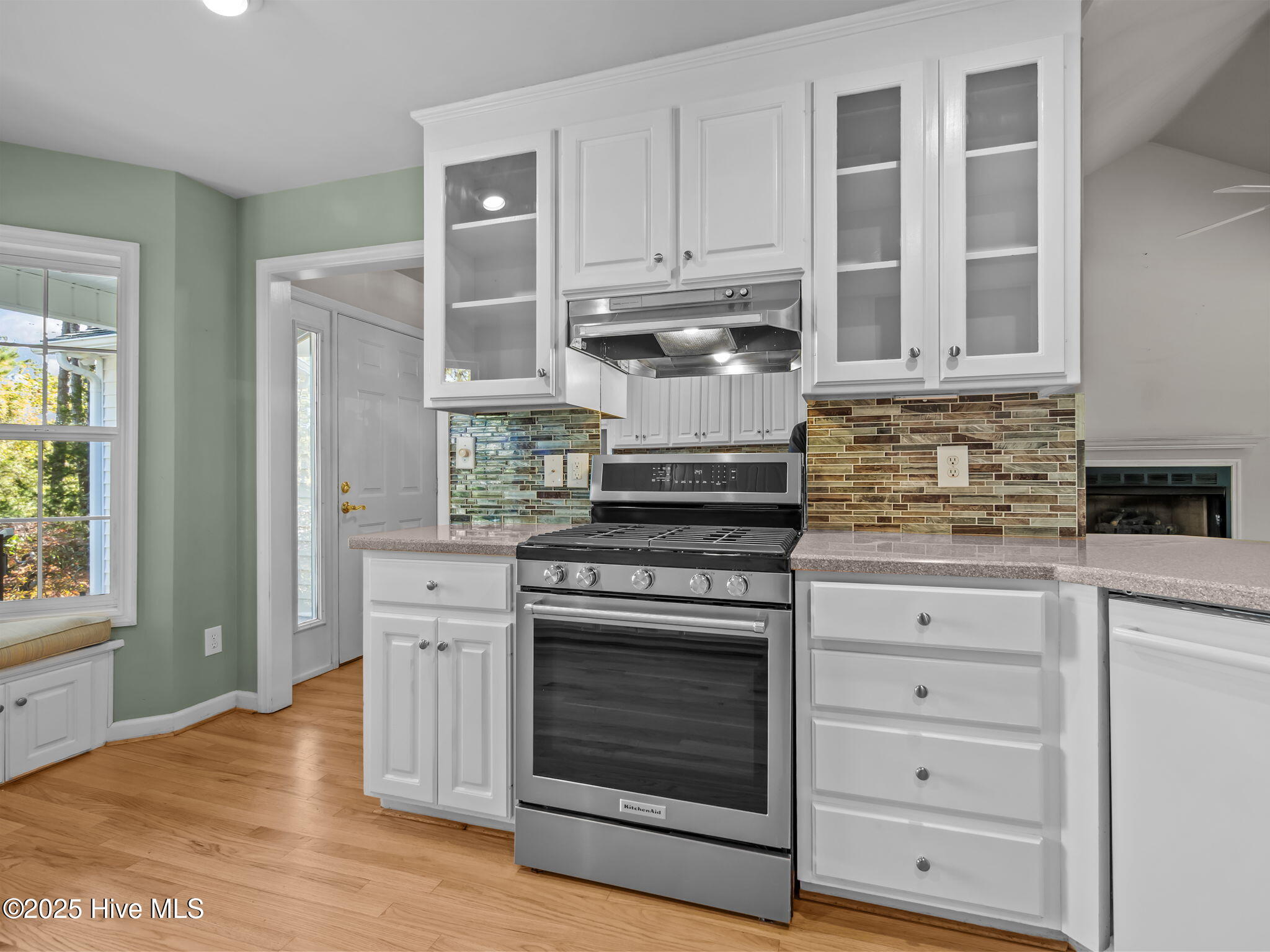 100540232 | Photo 13