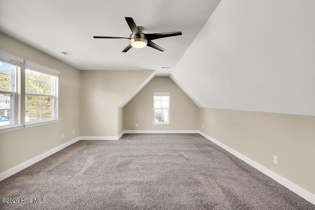 100564928 | Photo 26