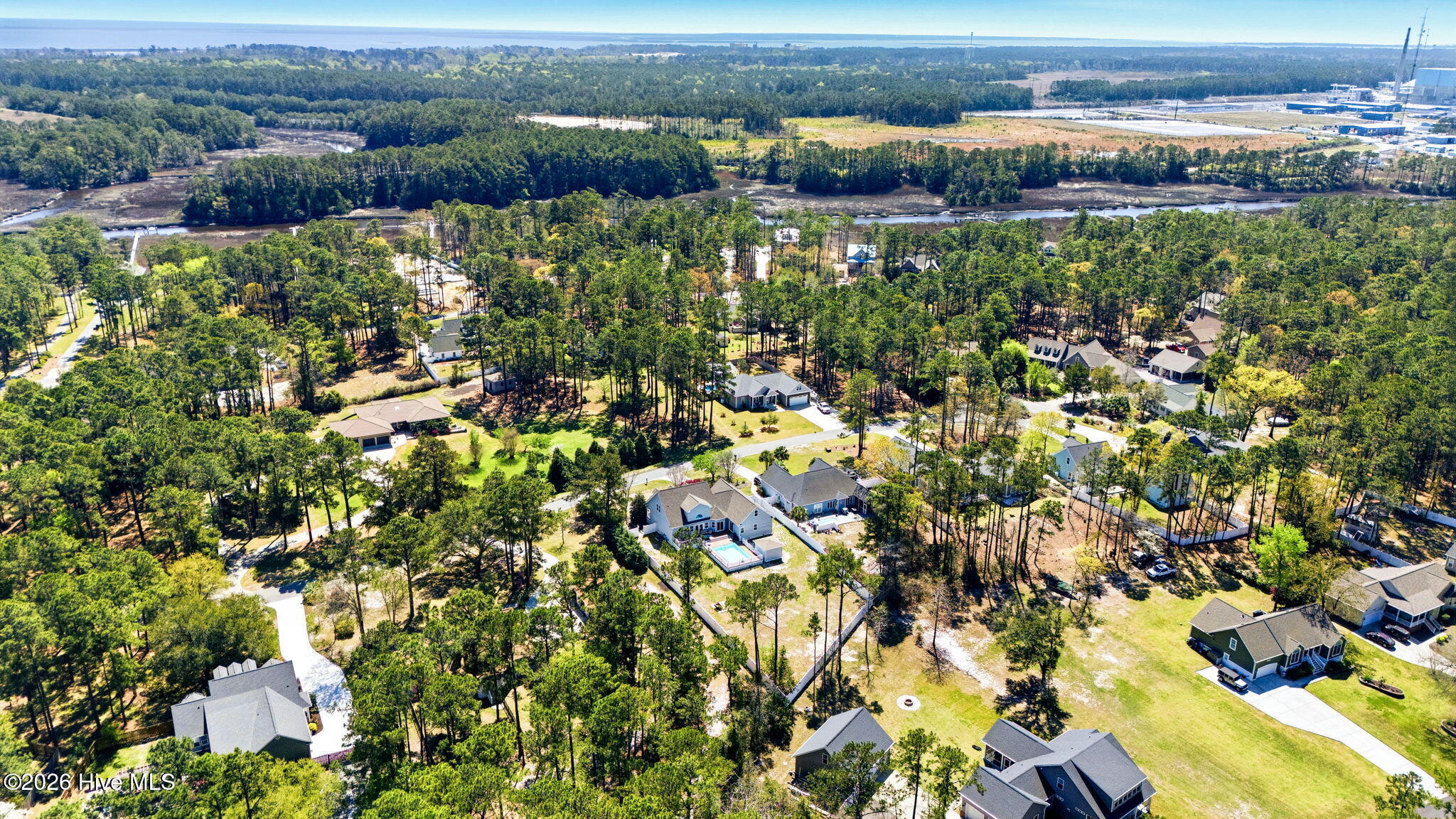 100563483 | Photo 51