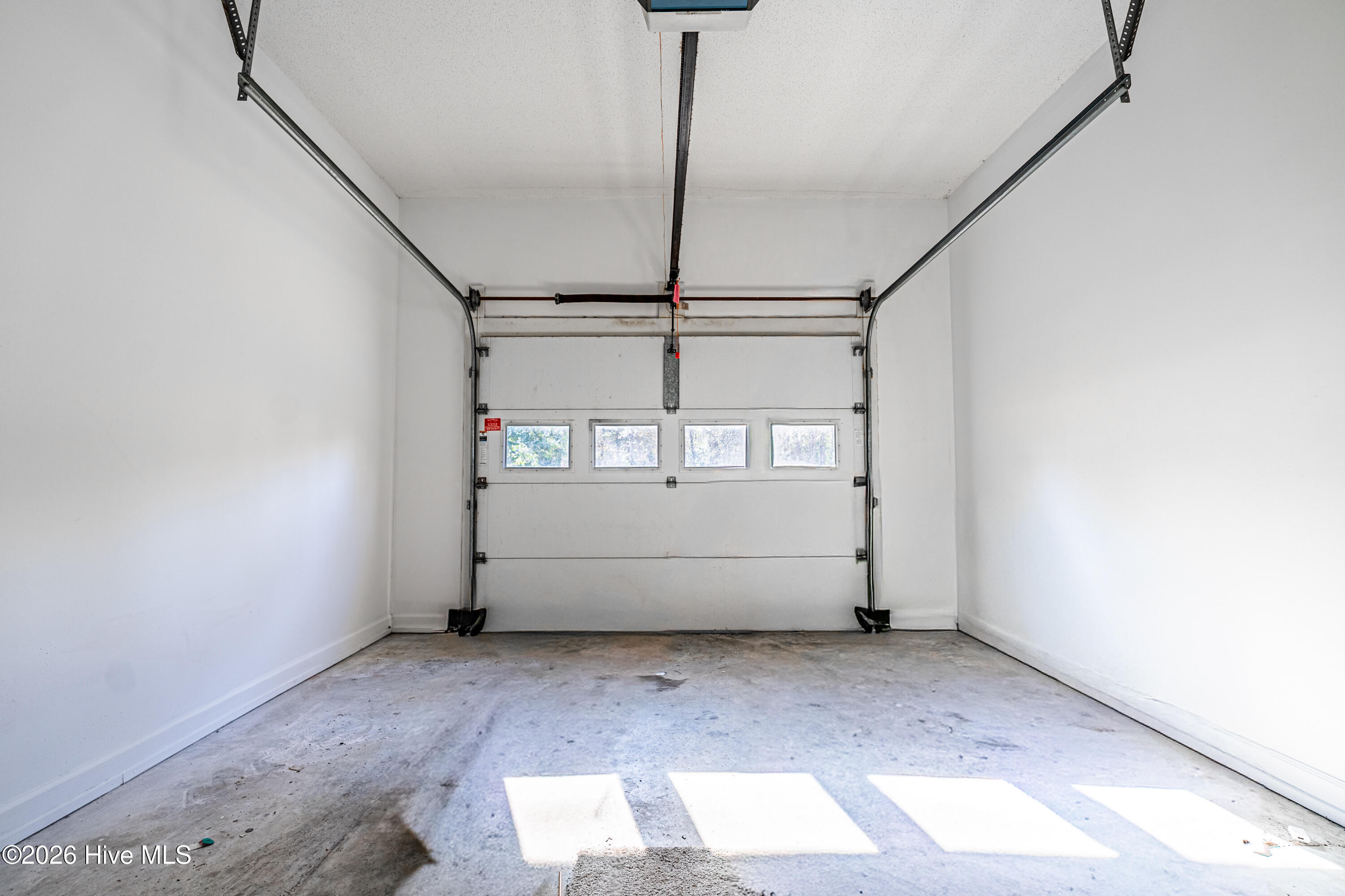 100557378 | Photo 52