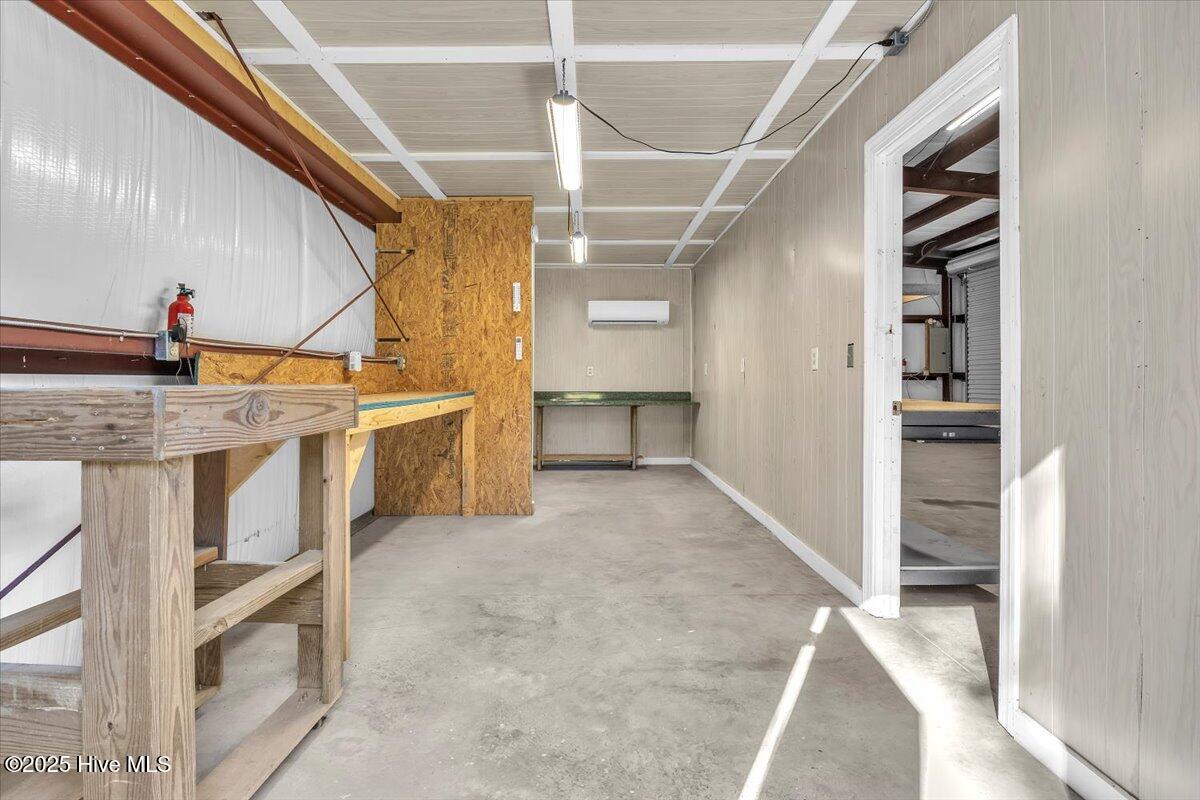 100568309 | Photo 23