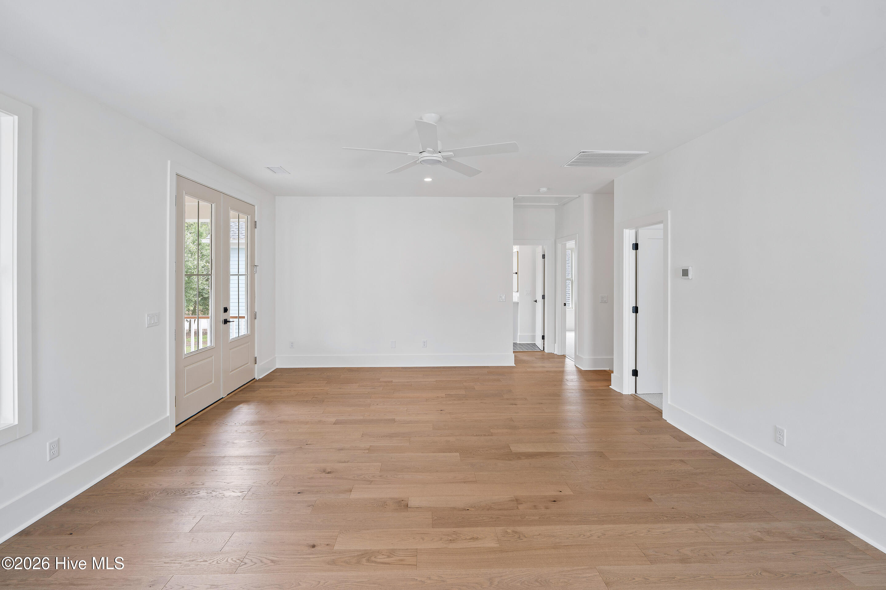 100499793 | Photo 35