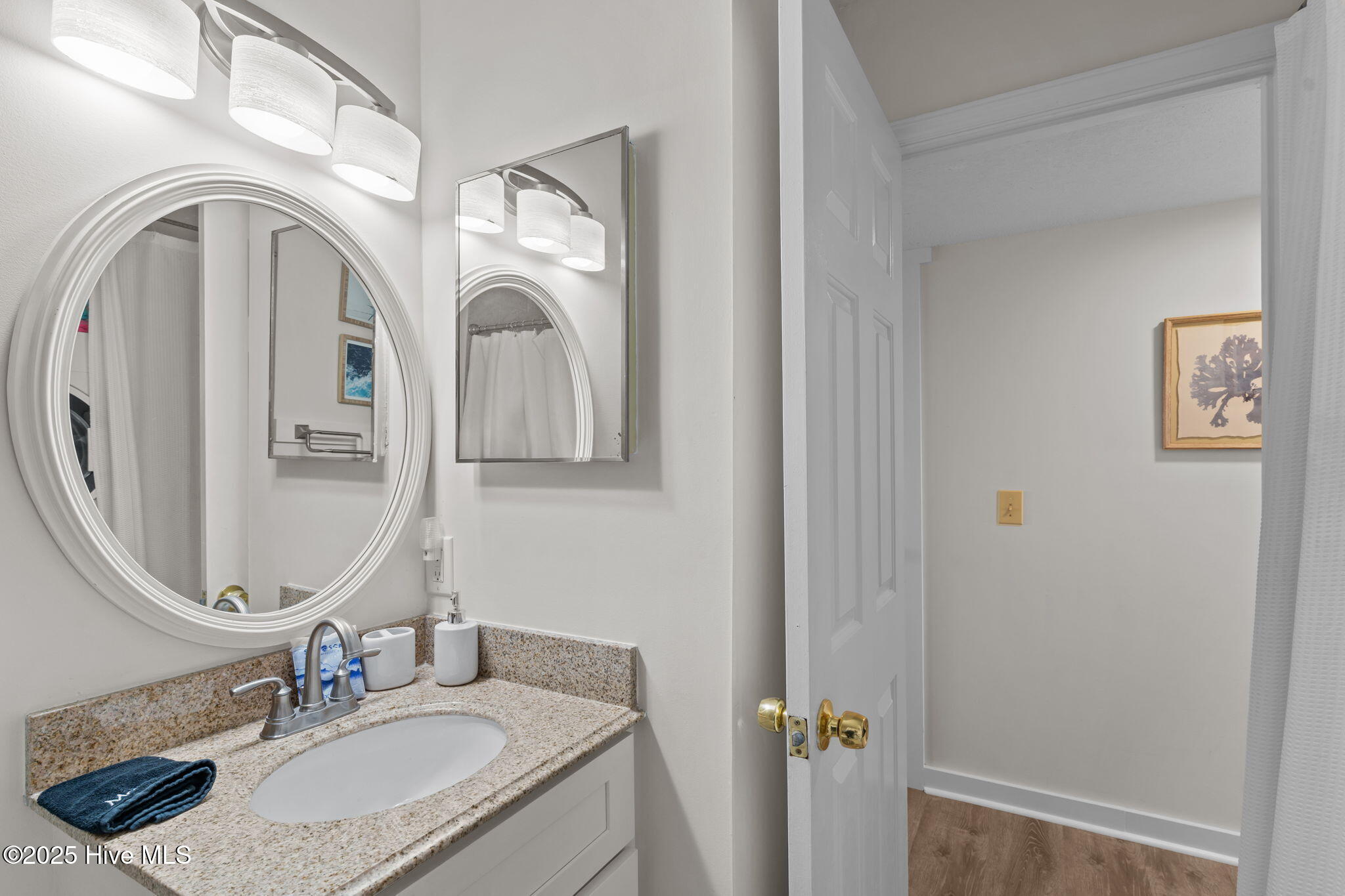 100534887 | Photo 26