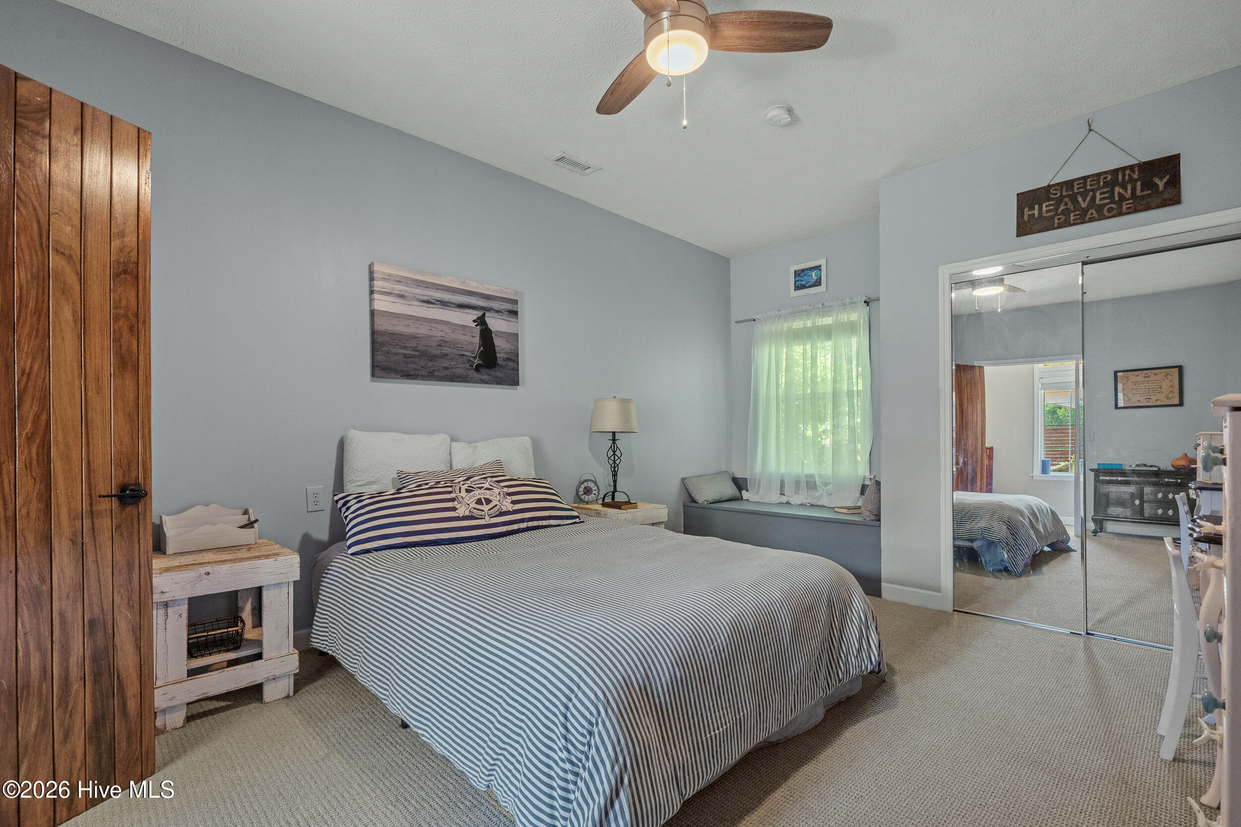 100548426 | Photo 24