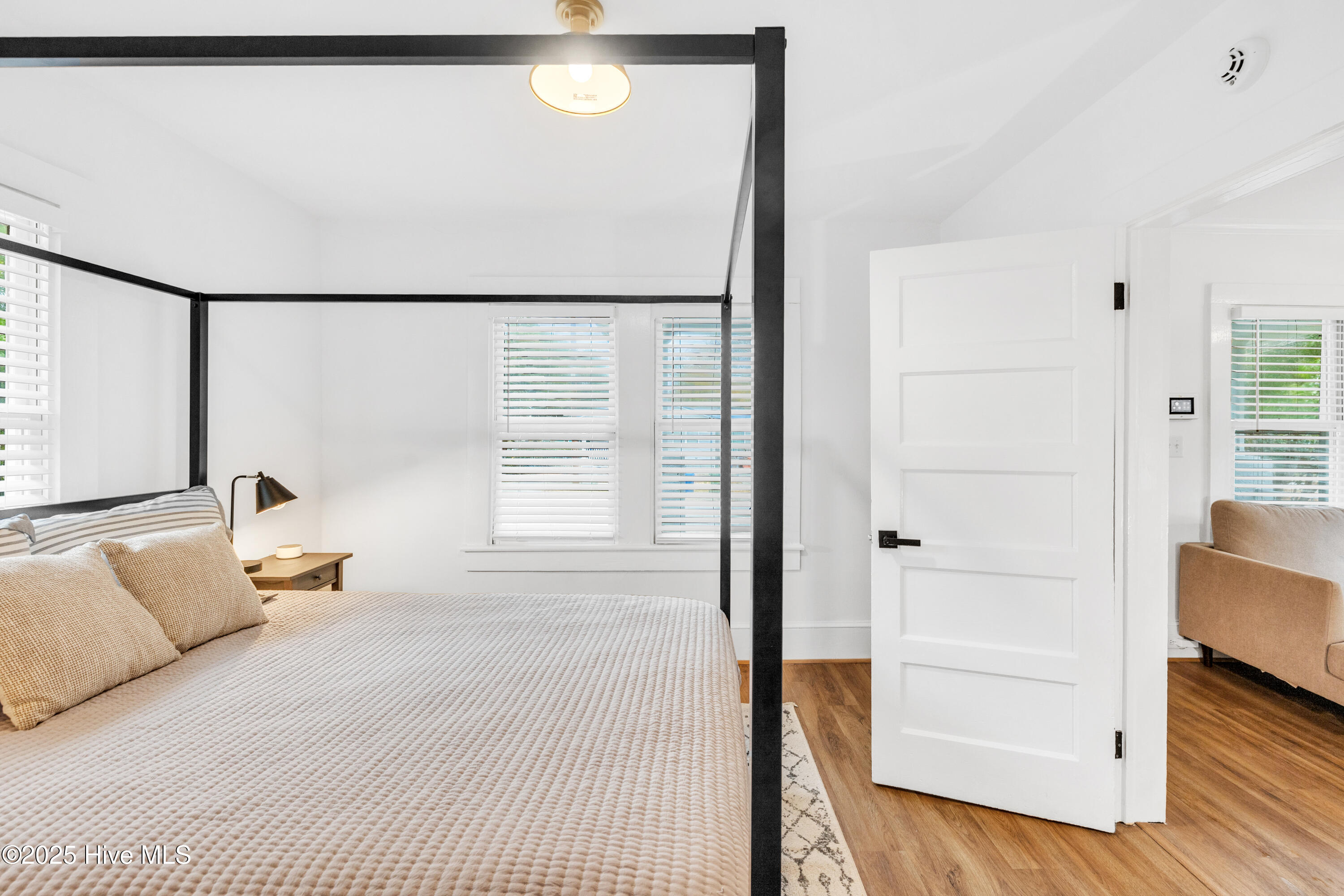 100546596 | Photo 19