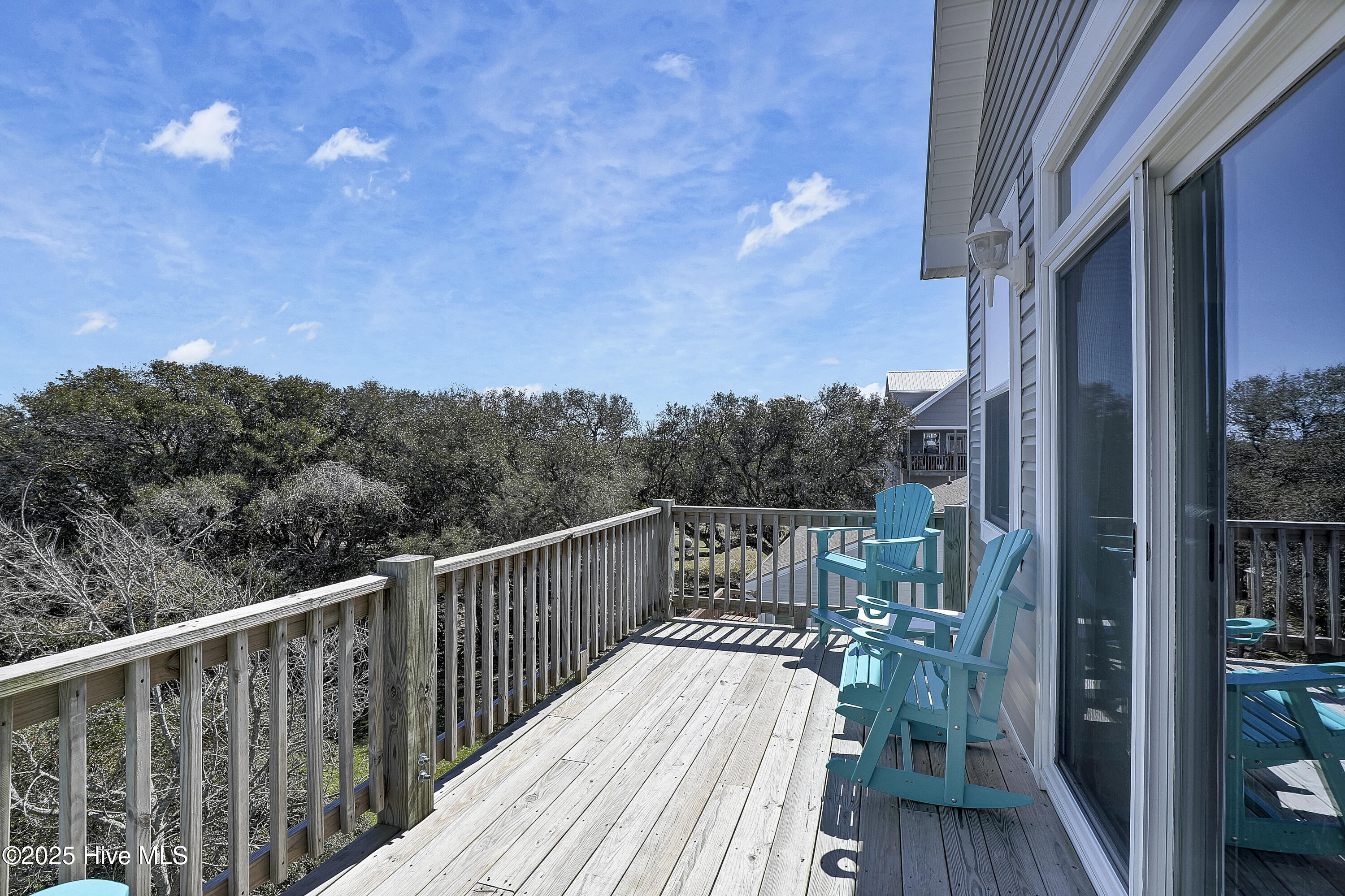 100523798 | Photo 28