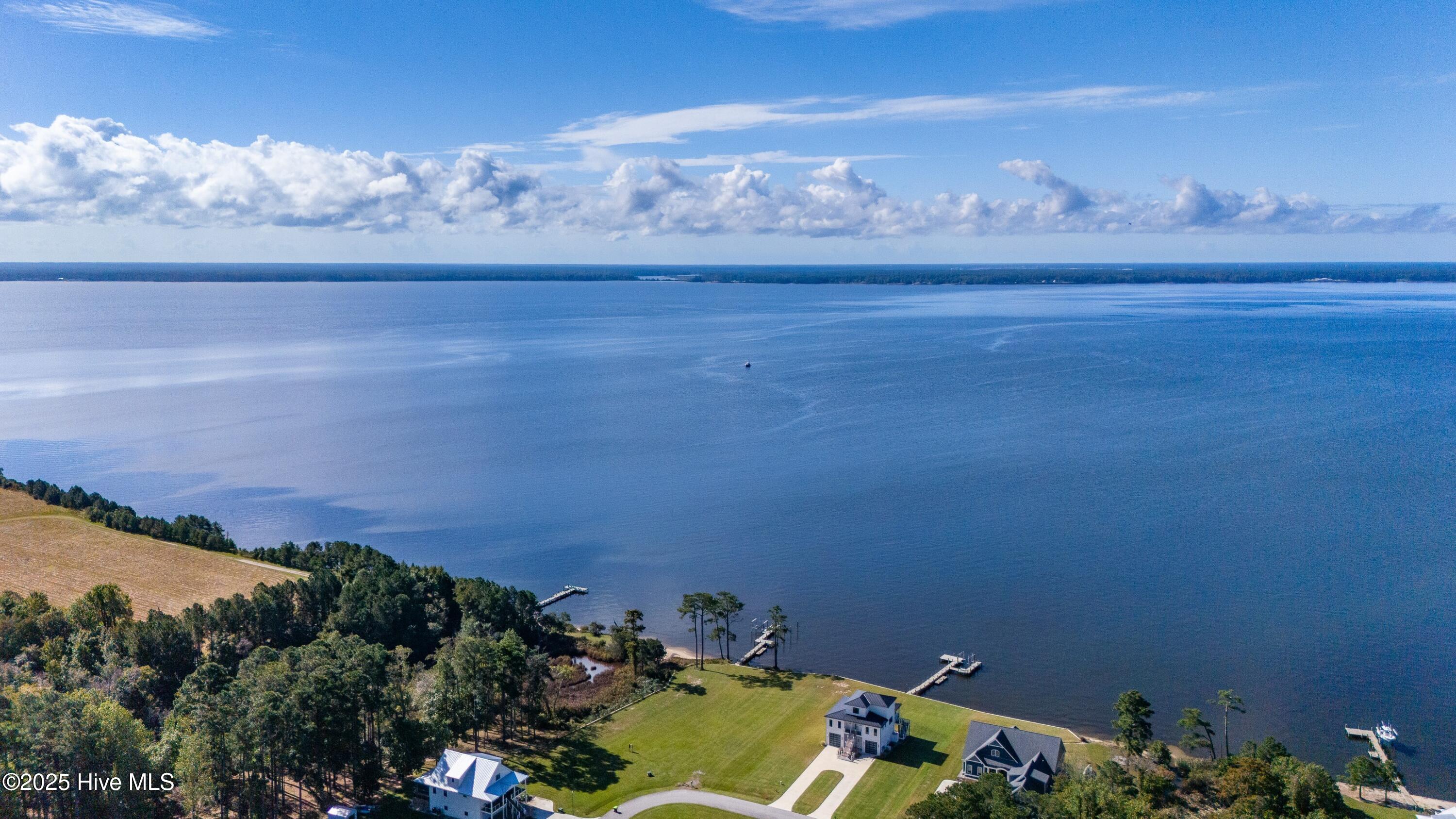 124 S Brightleaf Drive, Minnesott Beach, NC, 28510