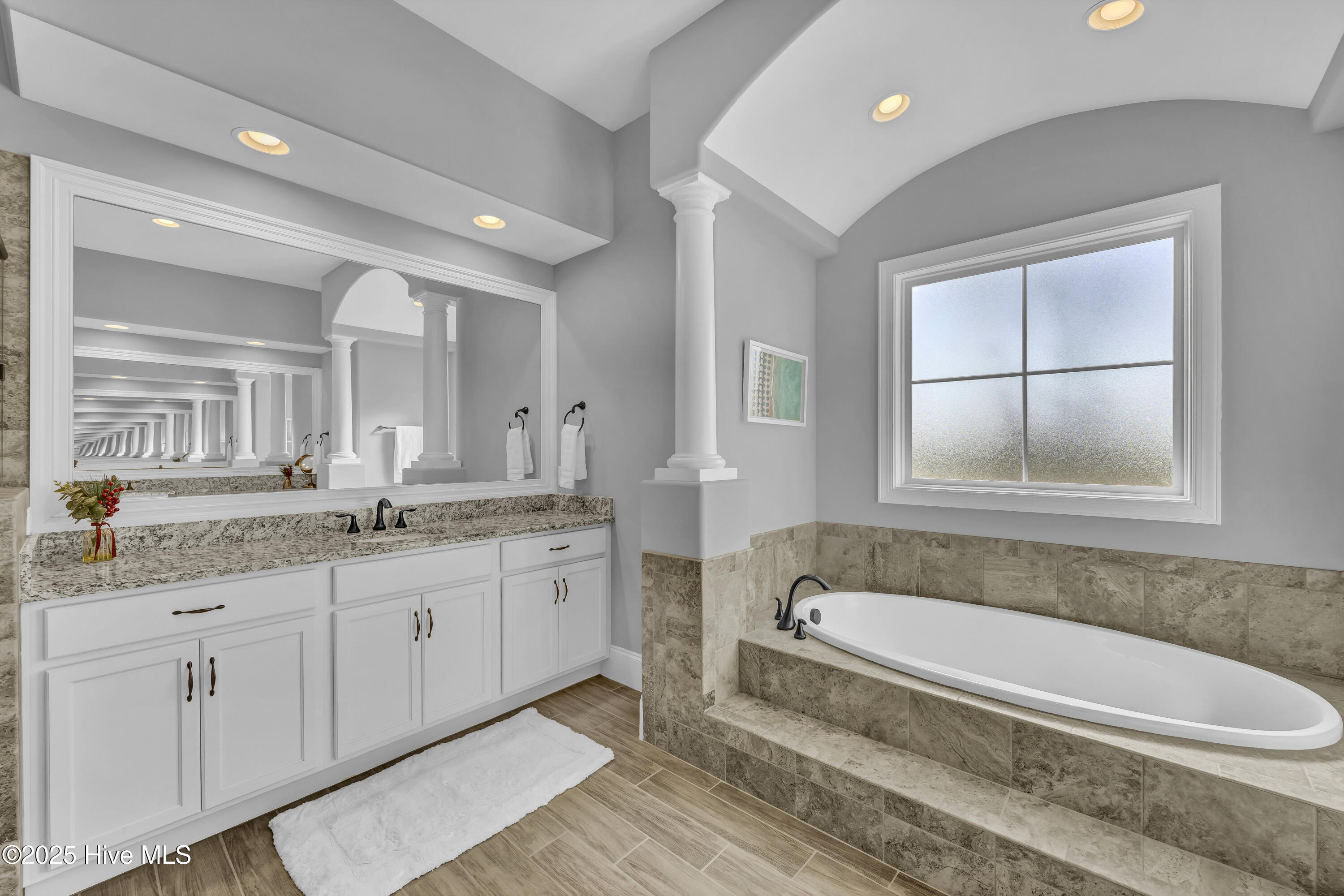 100546758 | Photo 25