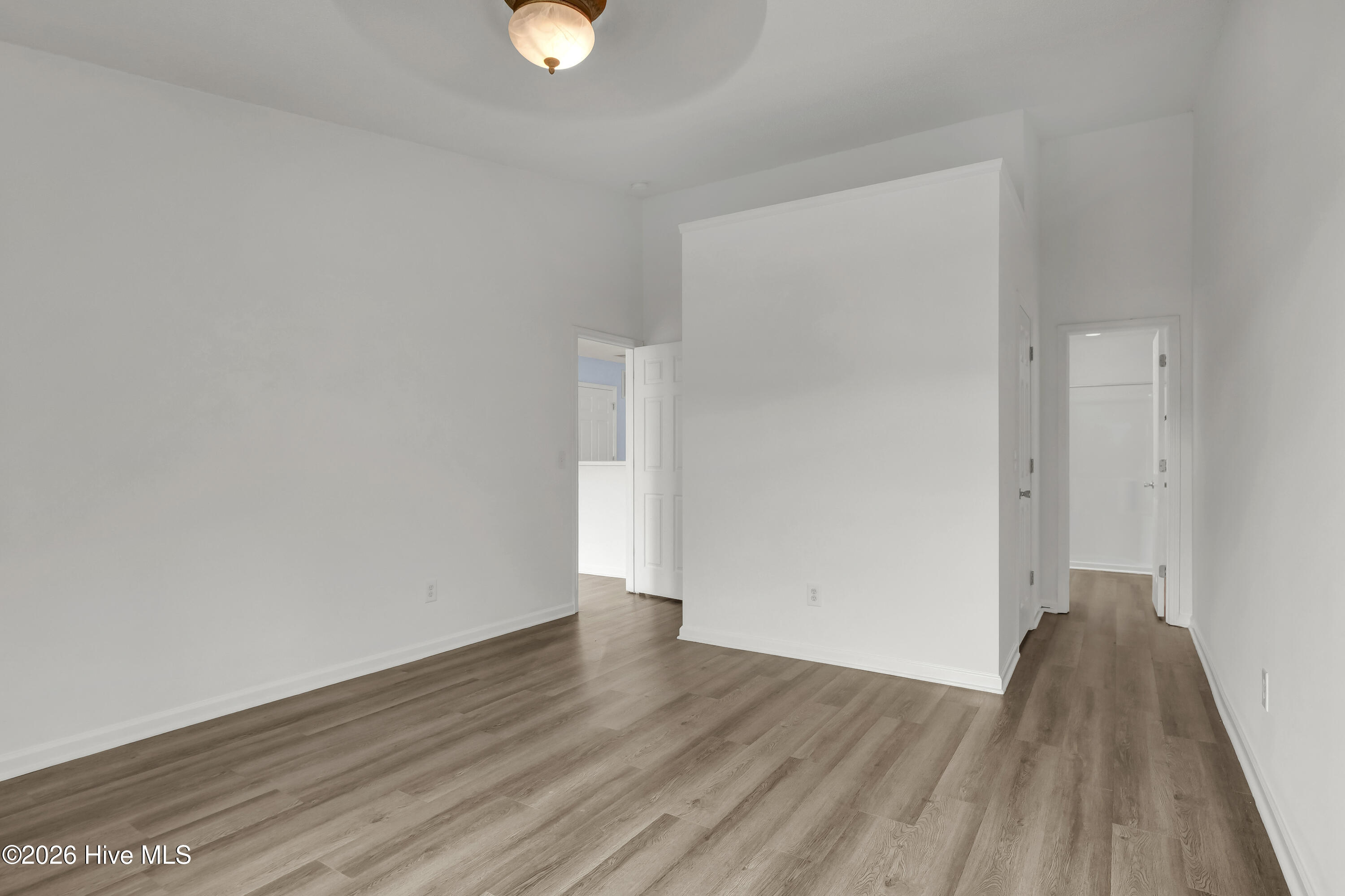 100564237 | Photo 12