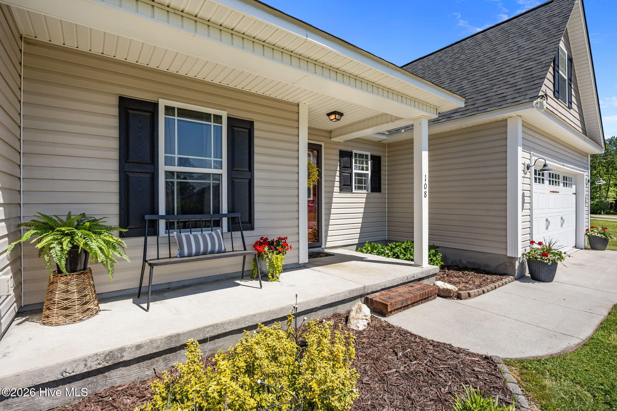 100567595 | Photo 38