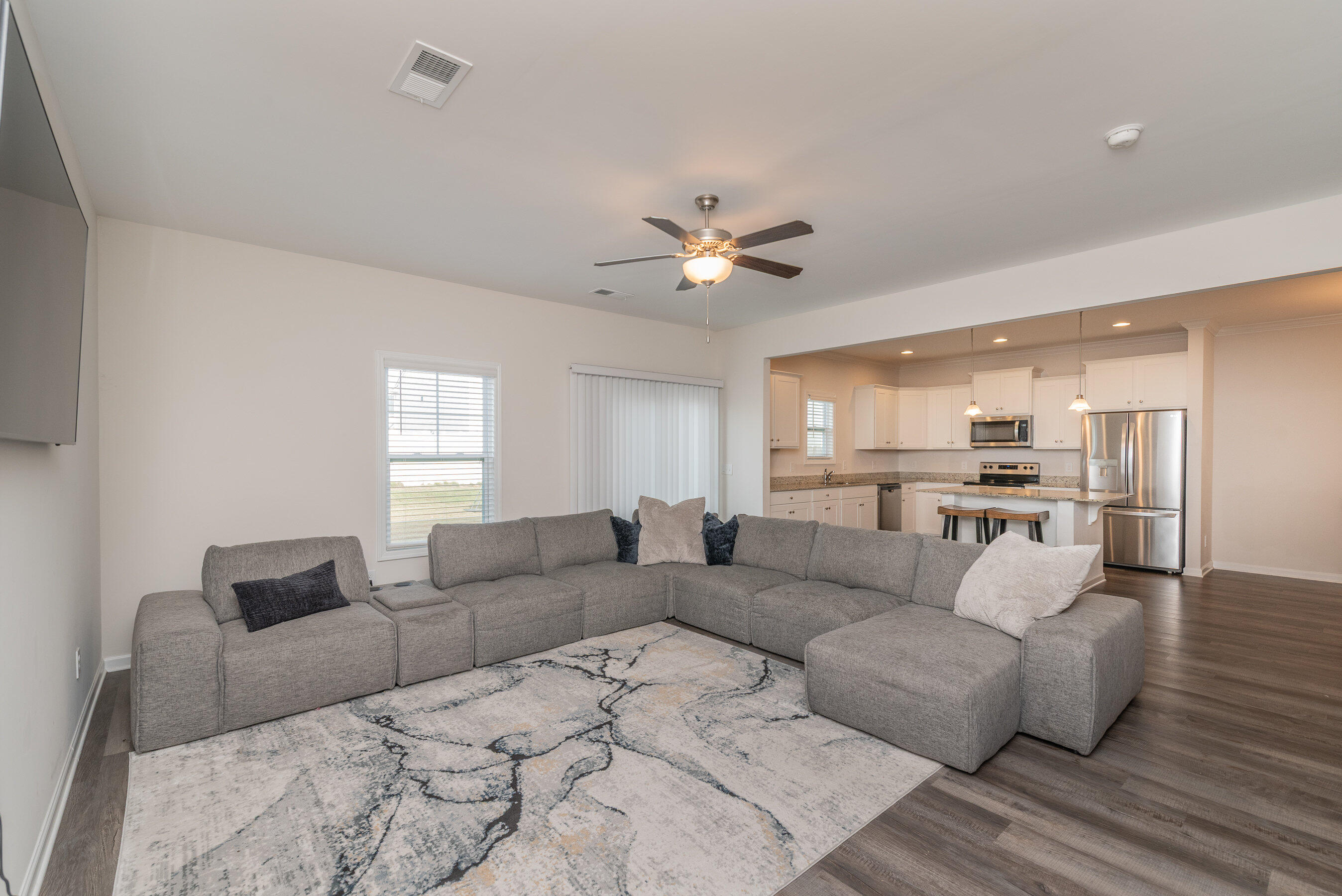 026_4050_thimbleberry_dr_026_123