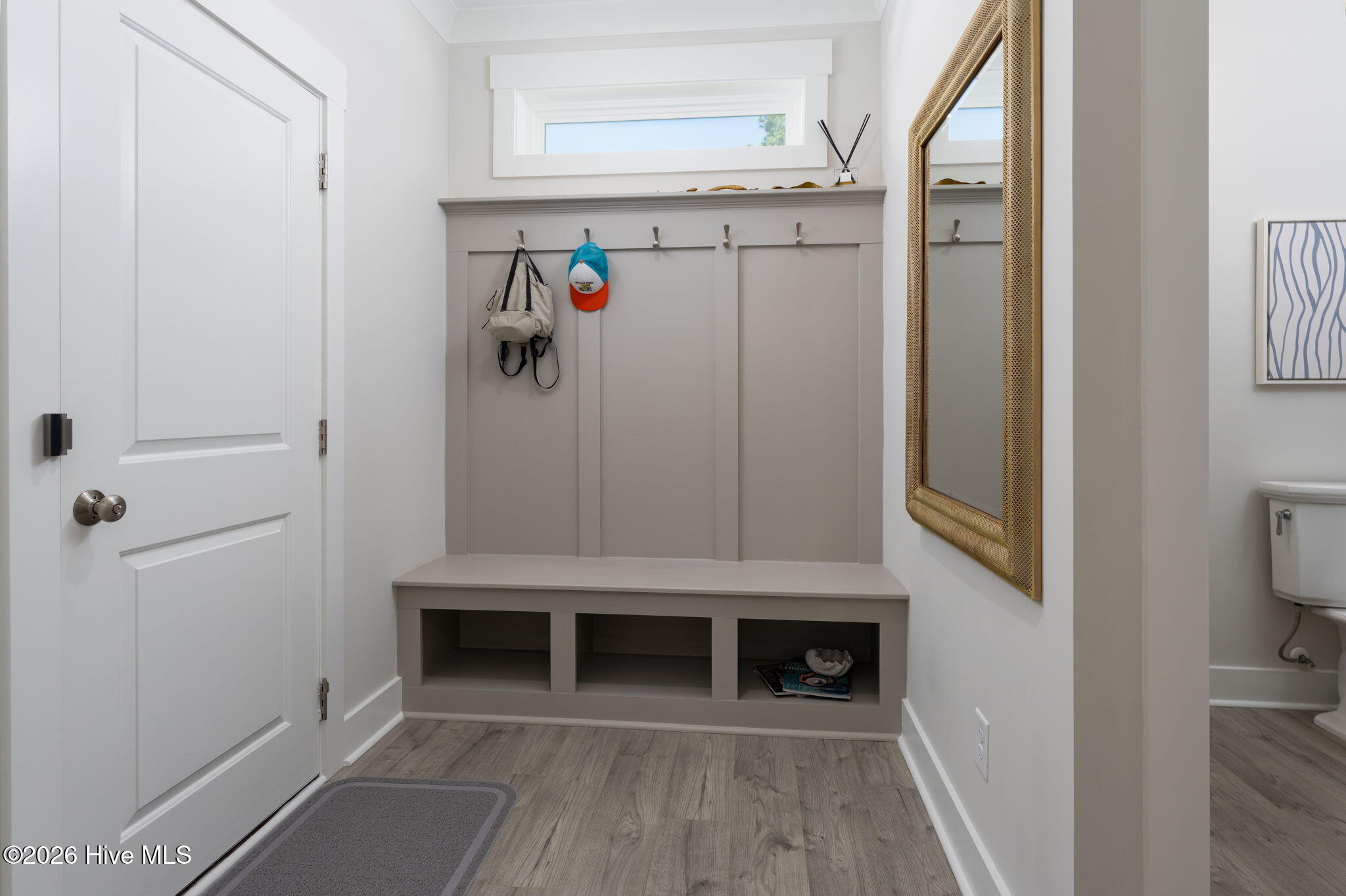 100564713 | Photo 24