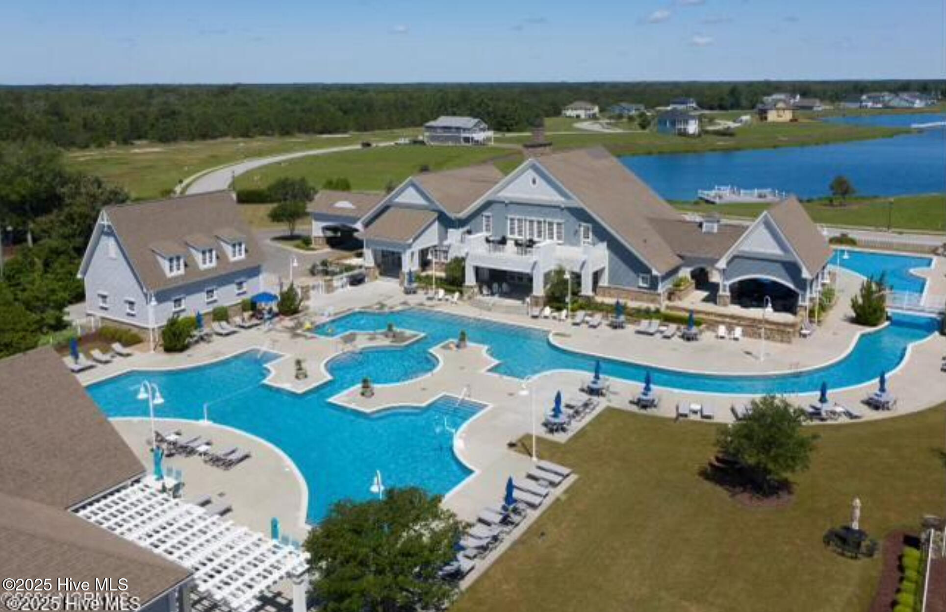 100526022 | Photo 48