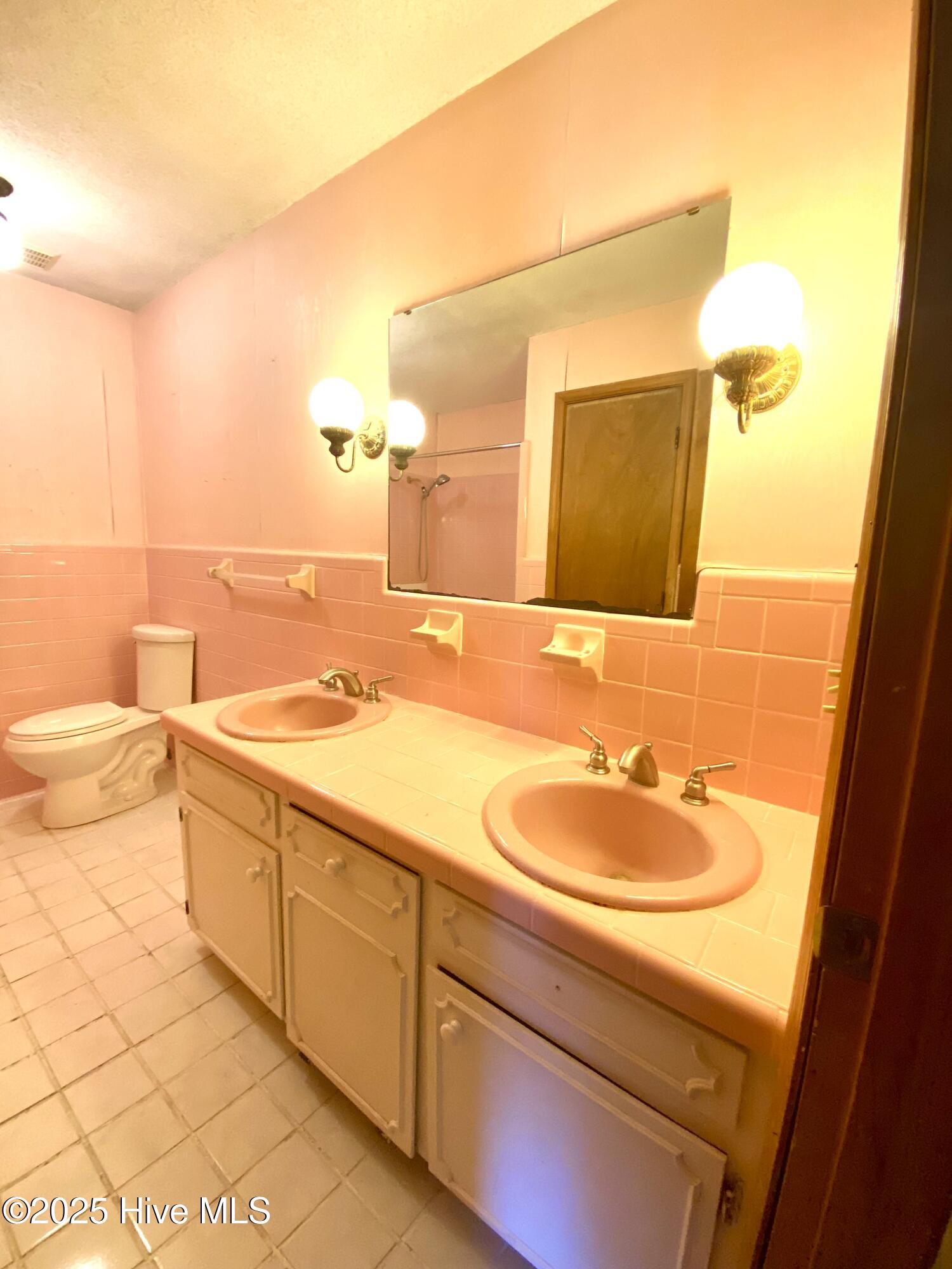 100541466 | Photo 14