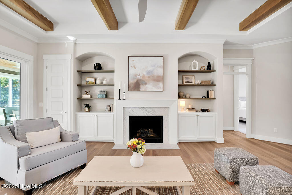 100529674 | Photo 61