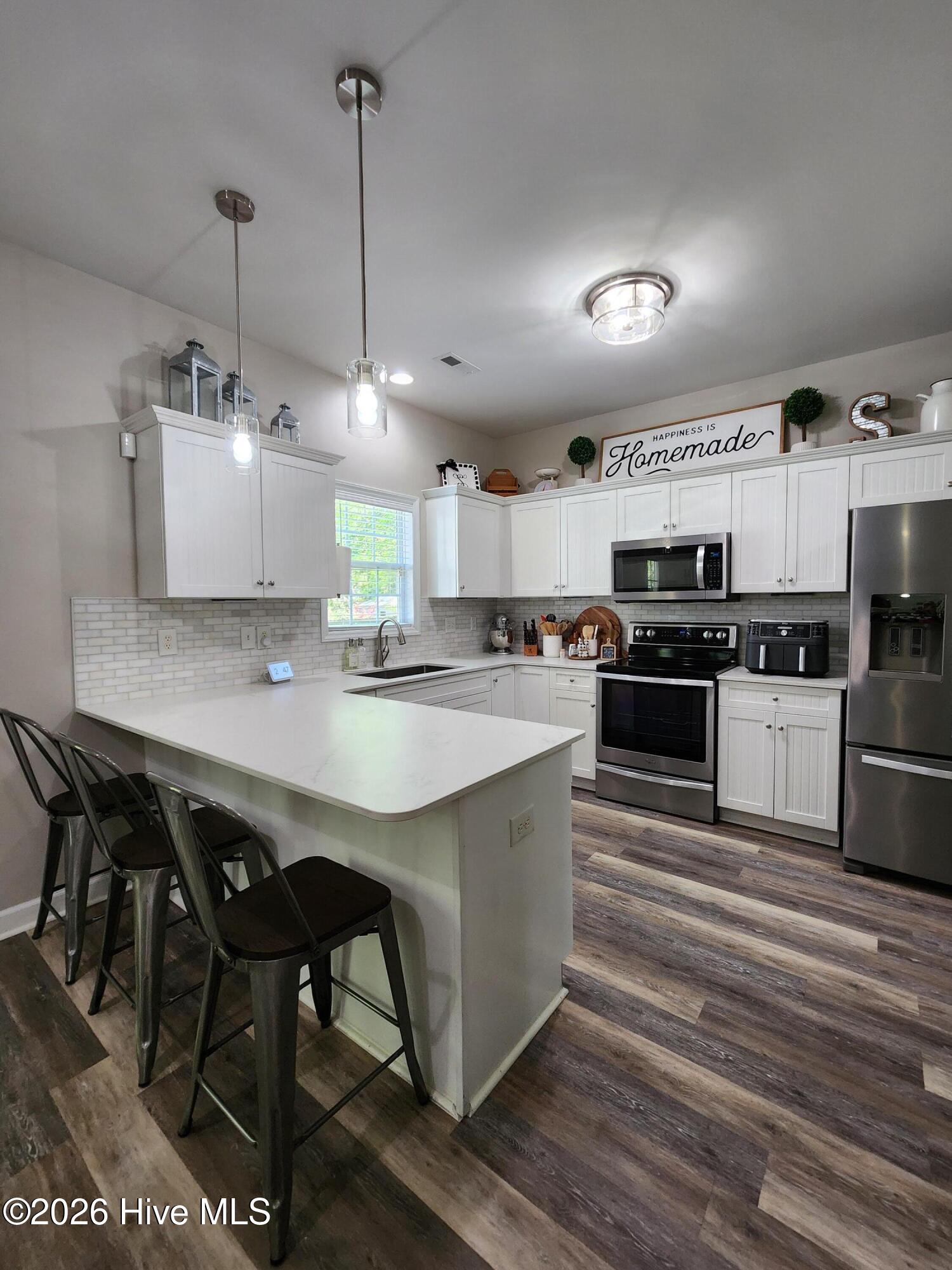 100570364 | Photo 12