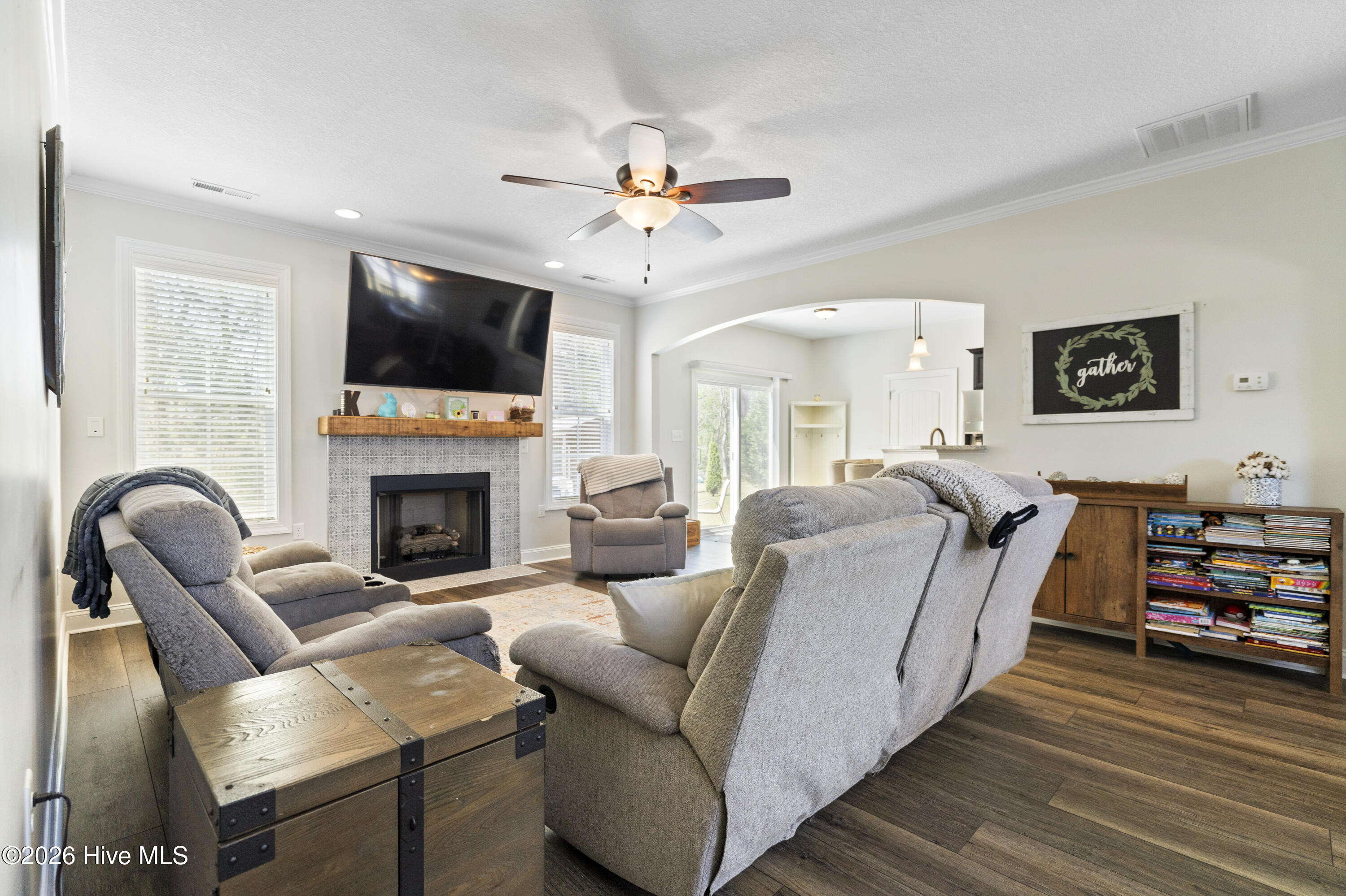 100564878 | Photo 11