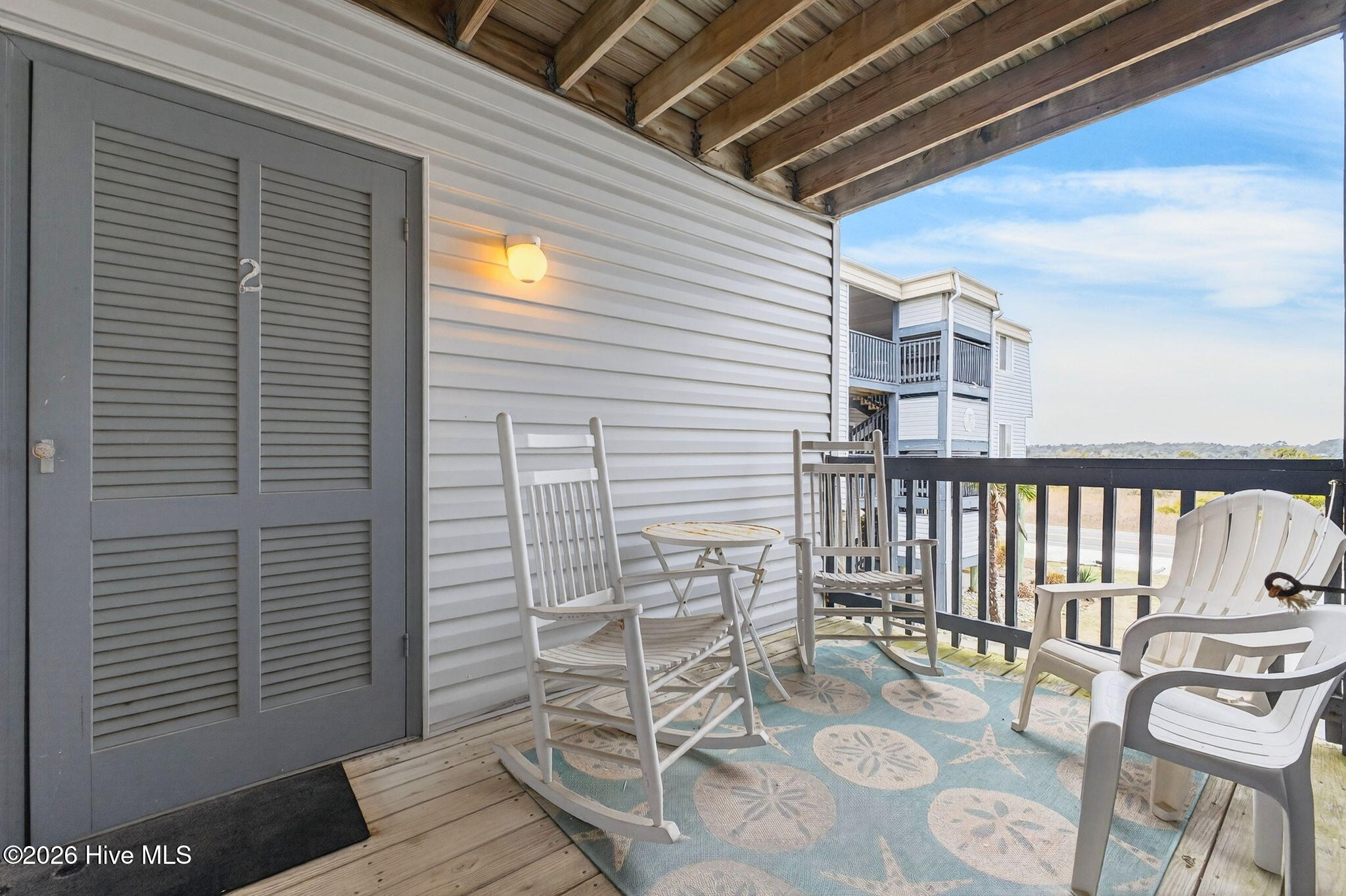 100557808 | Photo 38