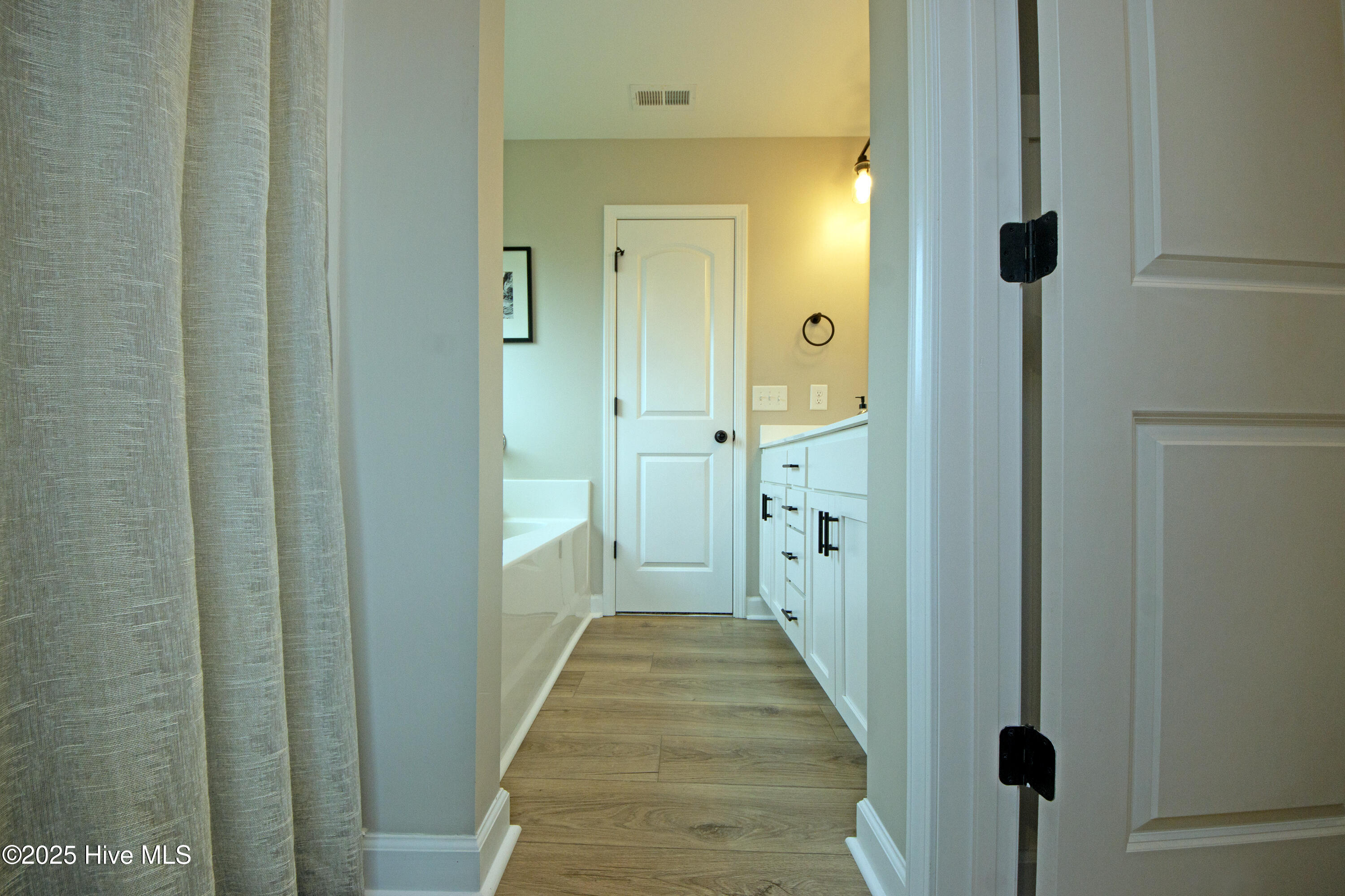 100539129 | Photo 18