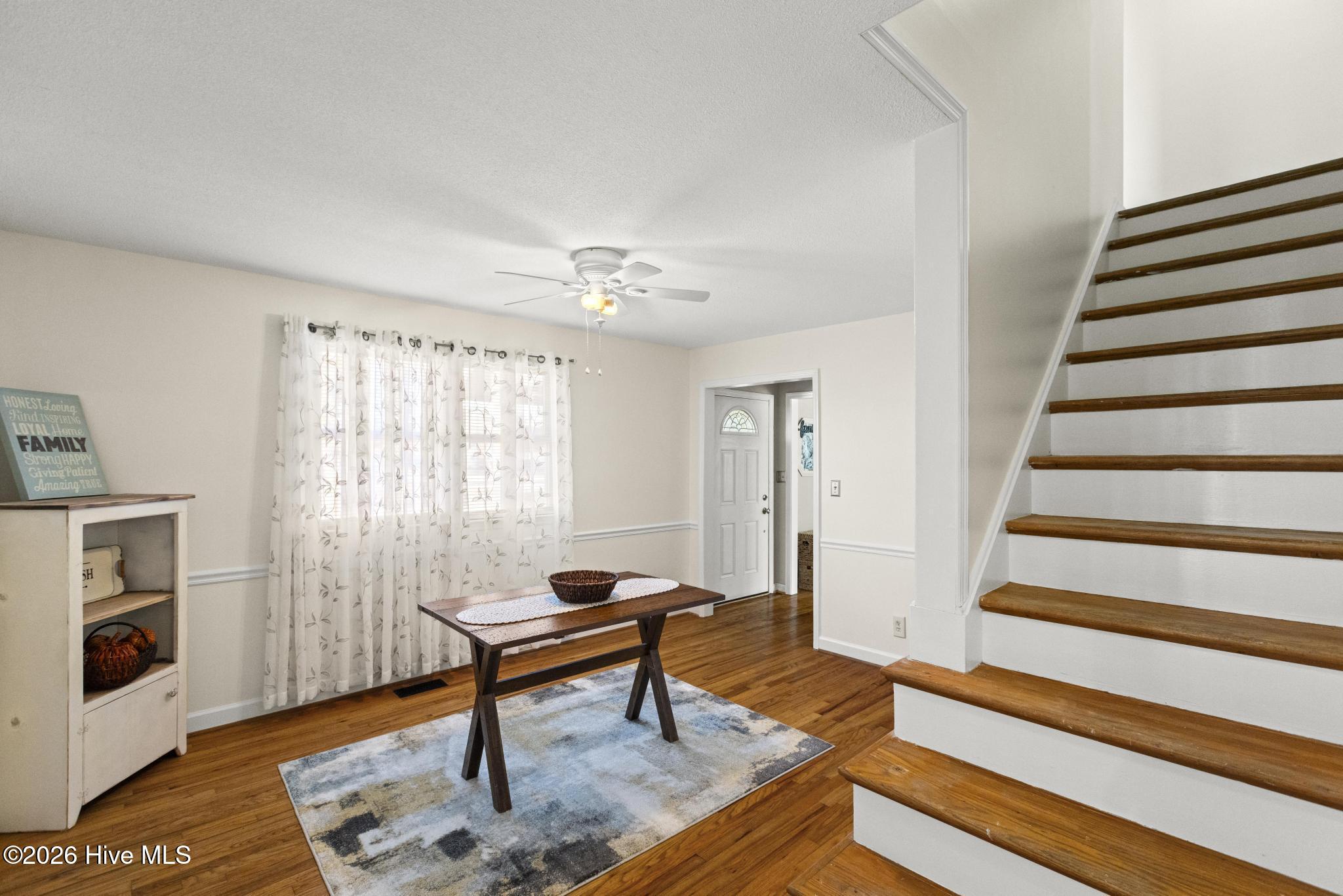 100552861 | Photo 15