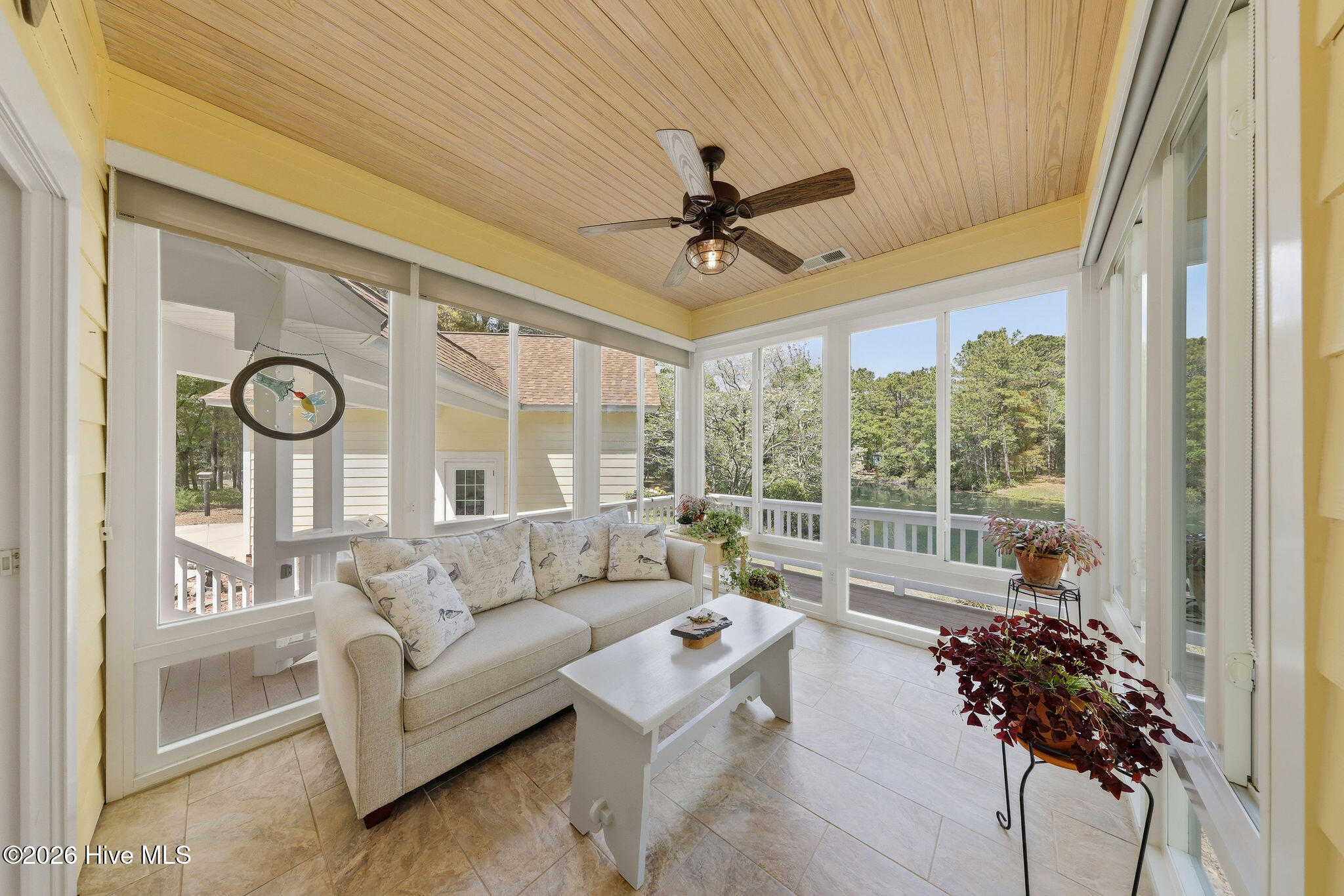 100567375 | Photo 24