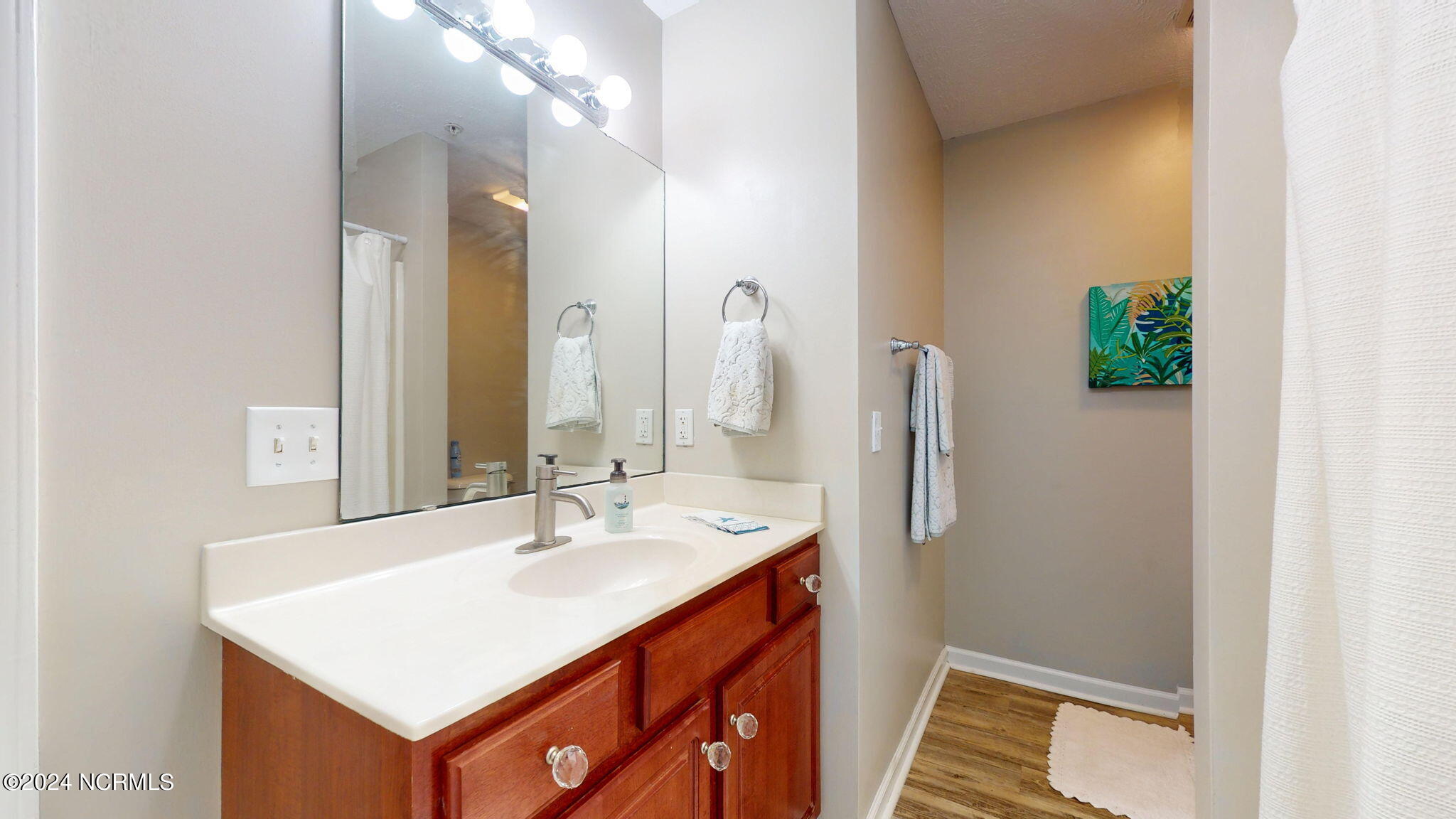 100537994 | Photo 29