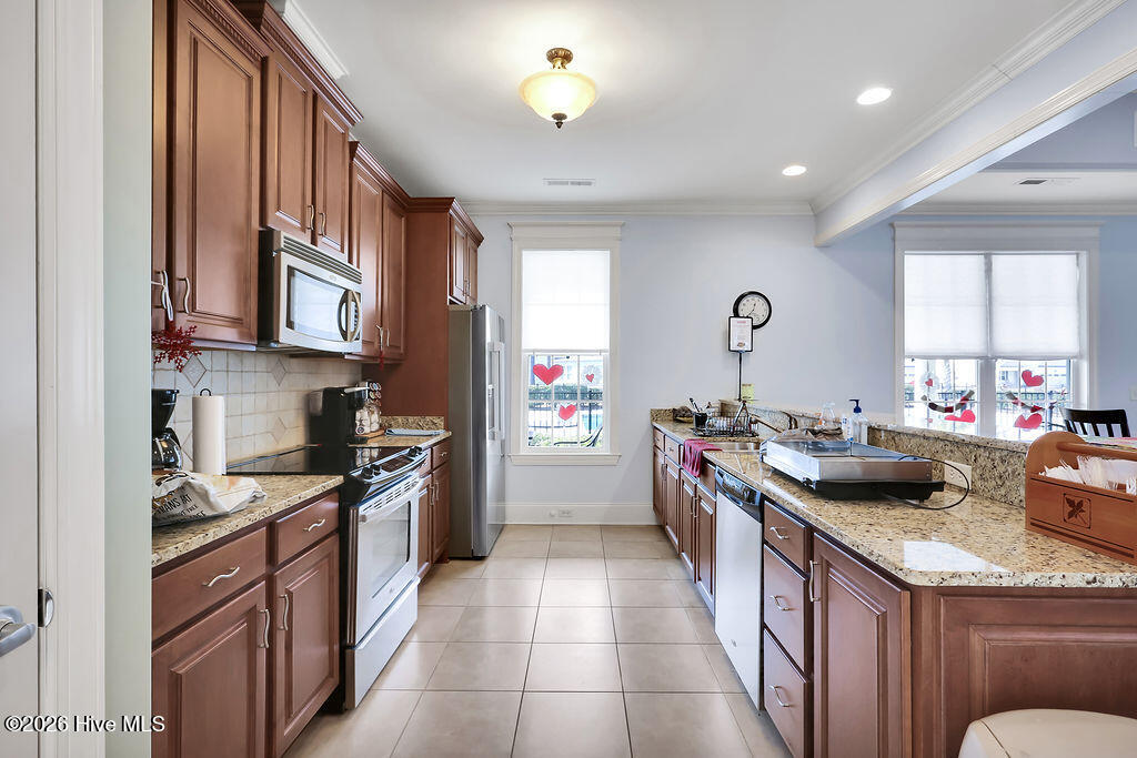 100554115 | Photo 46