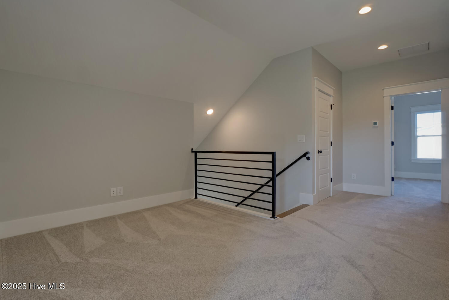 100545605 | Photo 31