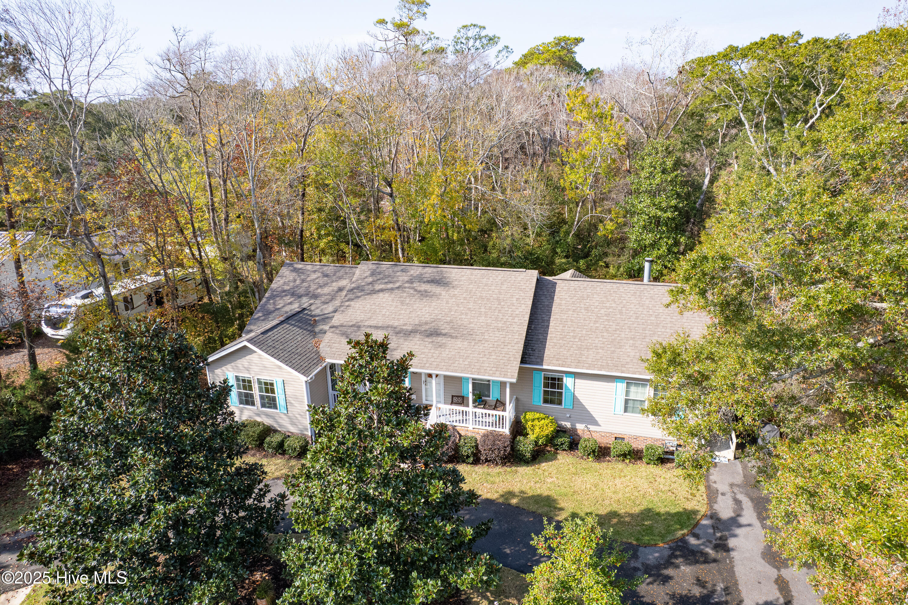 100543271 | Photo 38