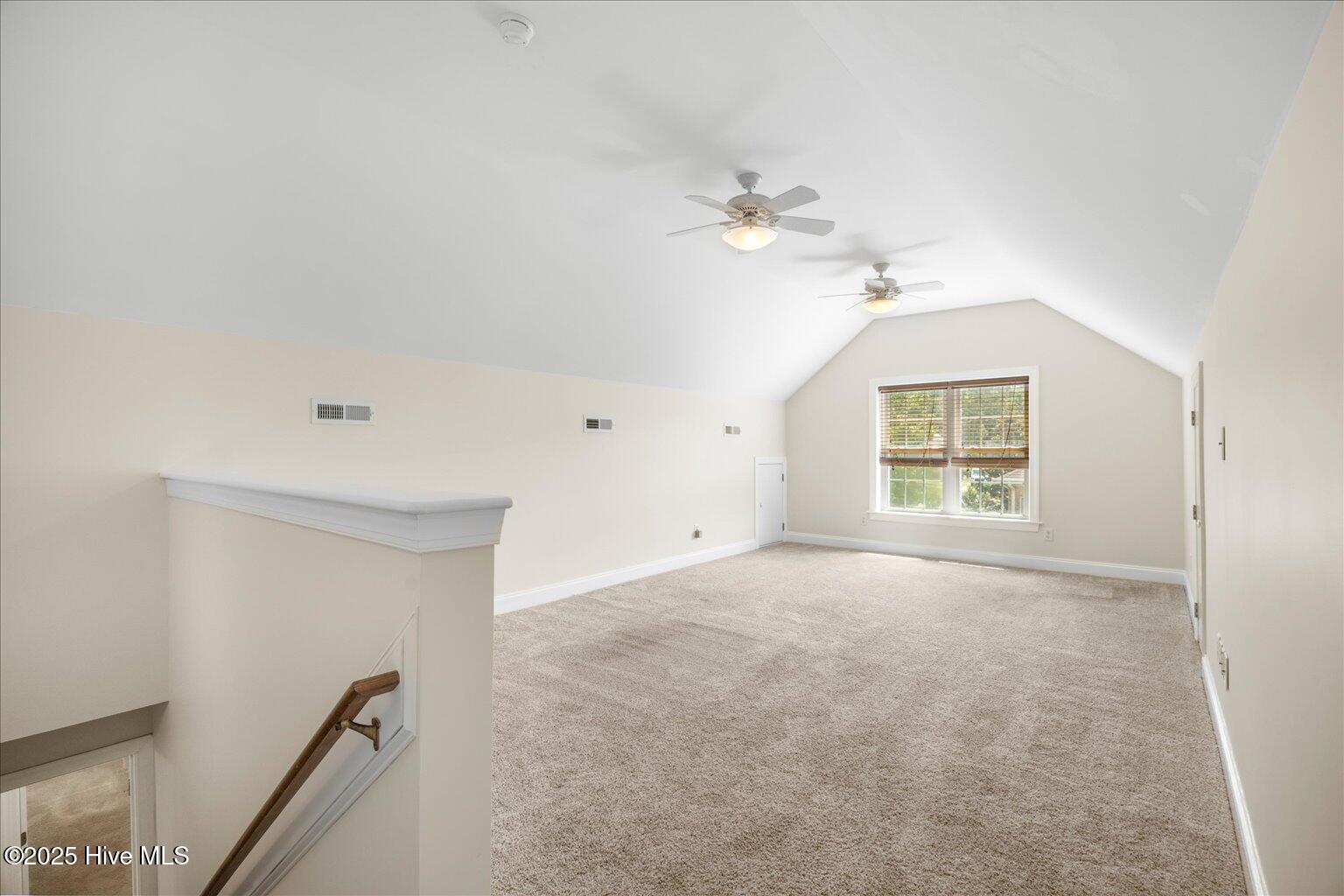 100521563 | Photo 31