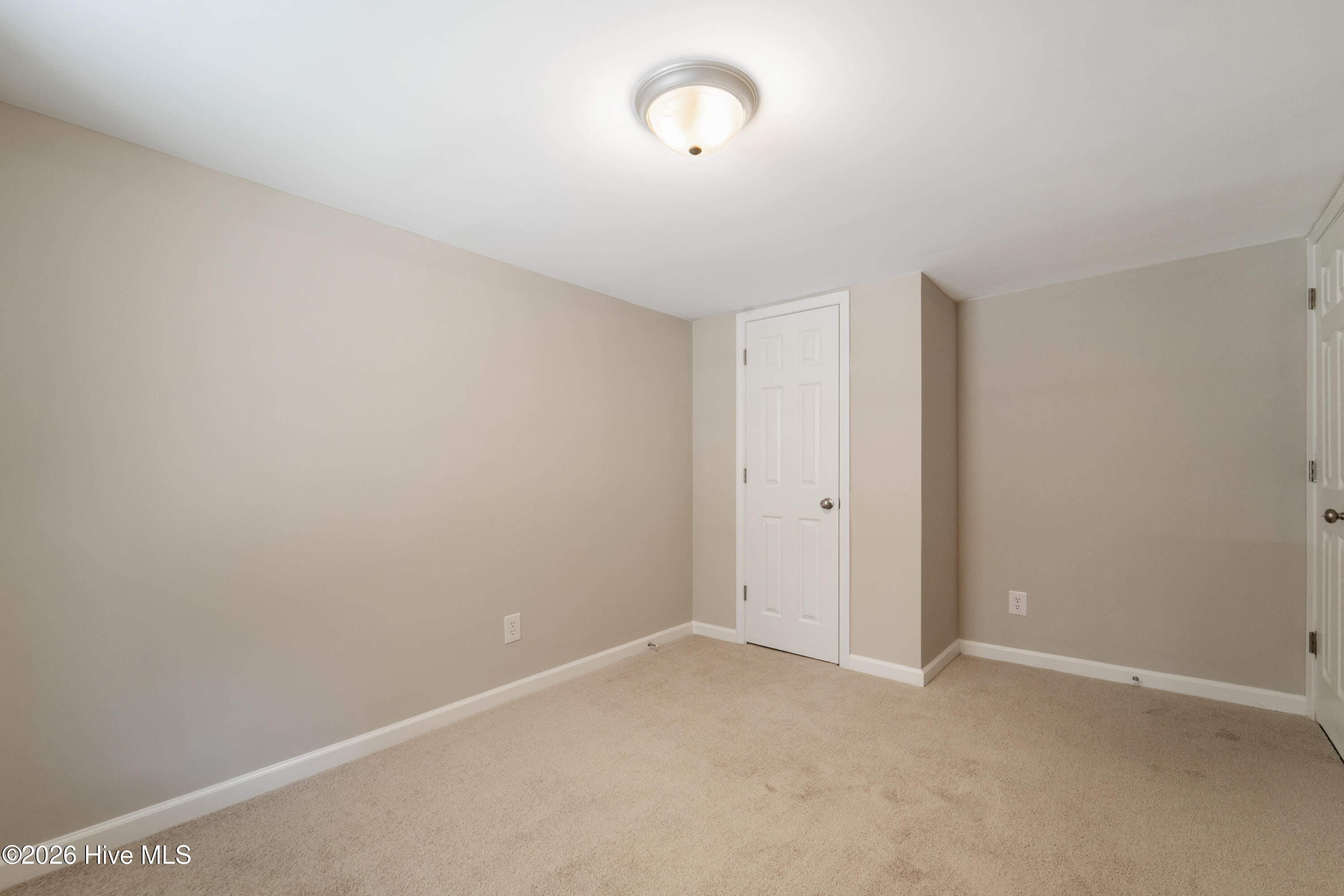 100550978 | Photo 24