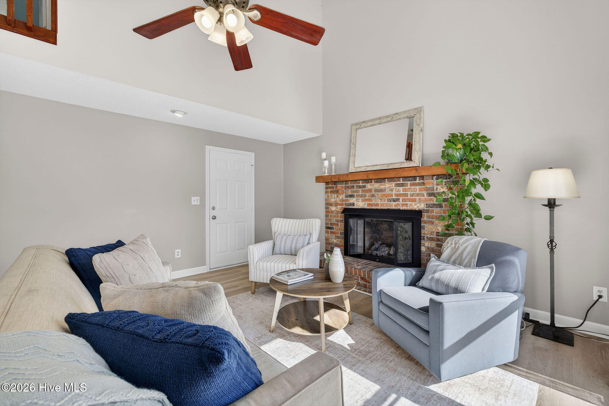 100556814 | Photo 15