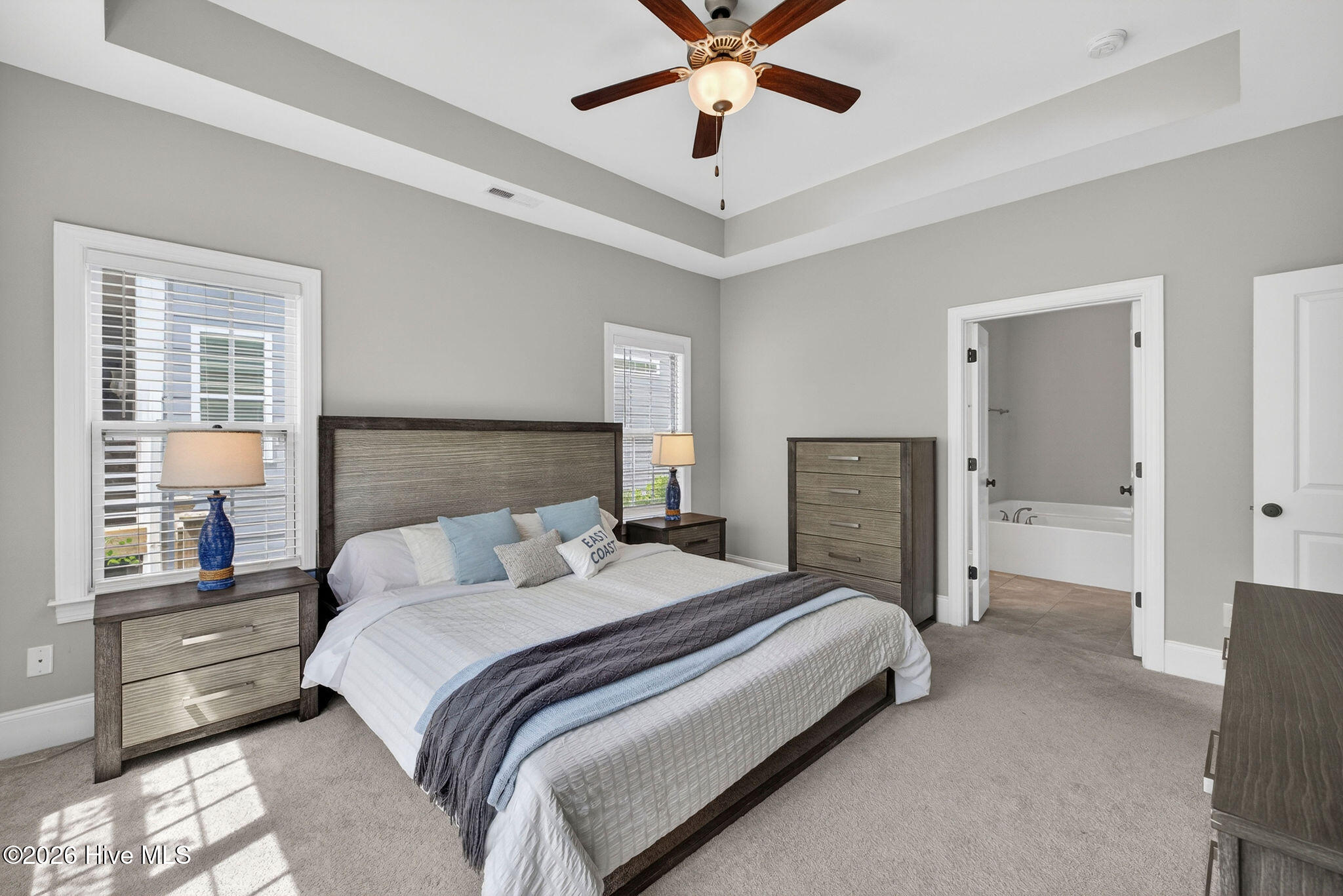 100567052 | Photo 22