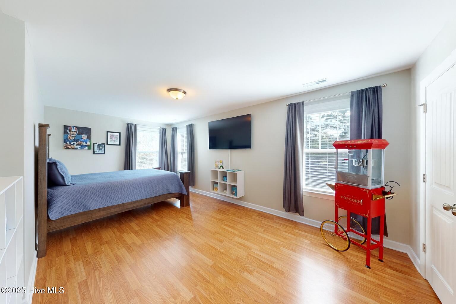 100526795 | Photo 49