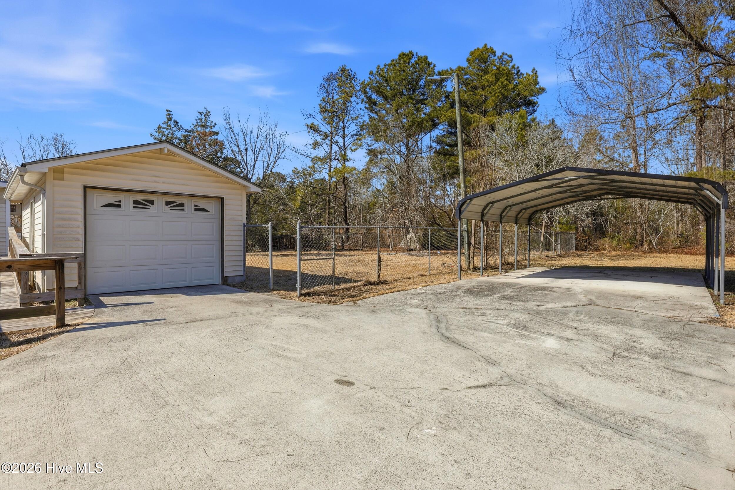 100556681 | Photo 33