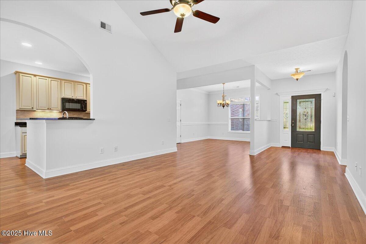 100539254 | Photo 13