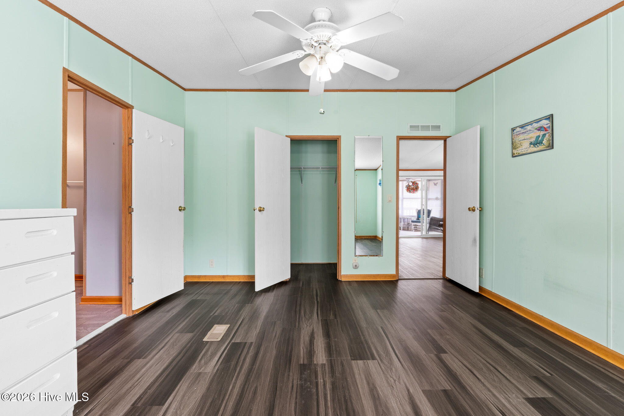 100564701 | Photo 20