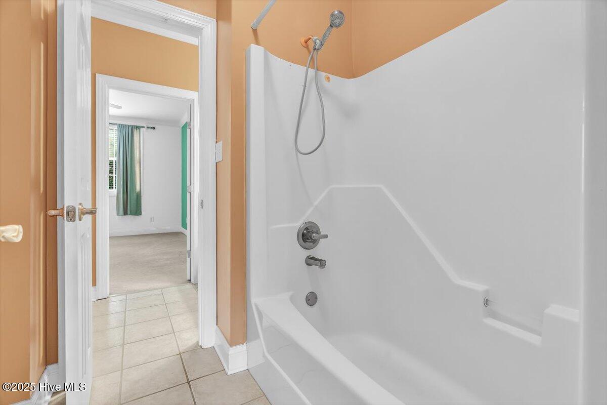 100534566 | Photo 76