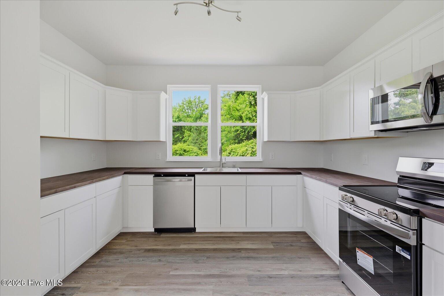 2326 Piney Green Road,Midway Park