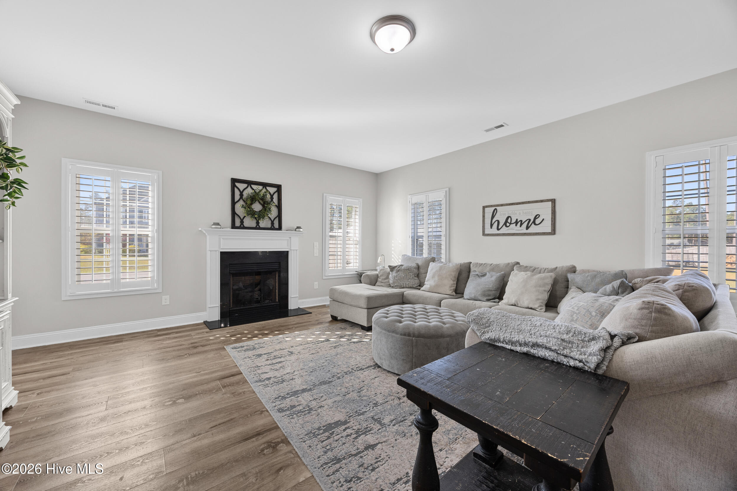 100564853 | Photo 20