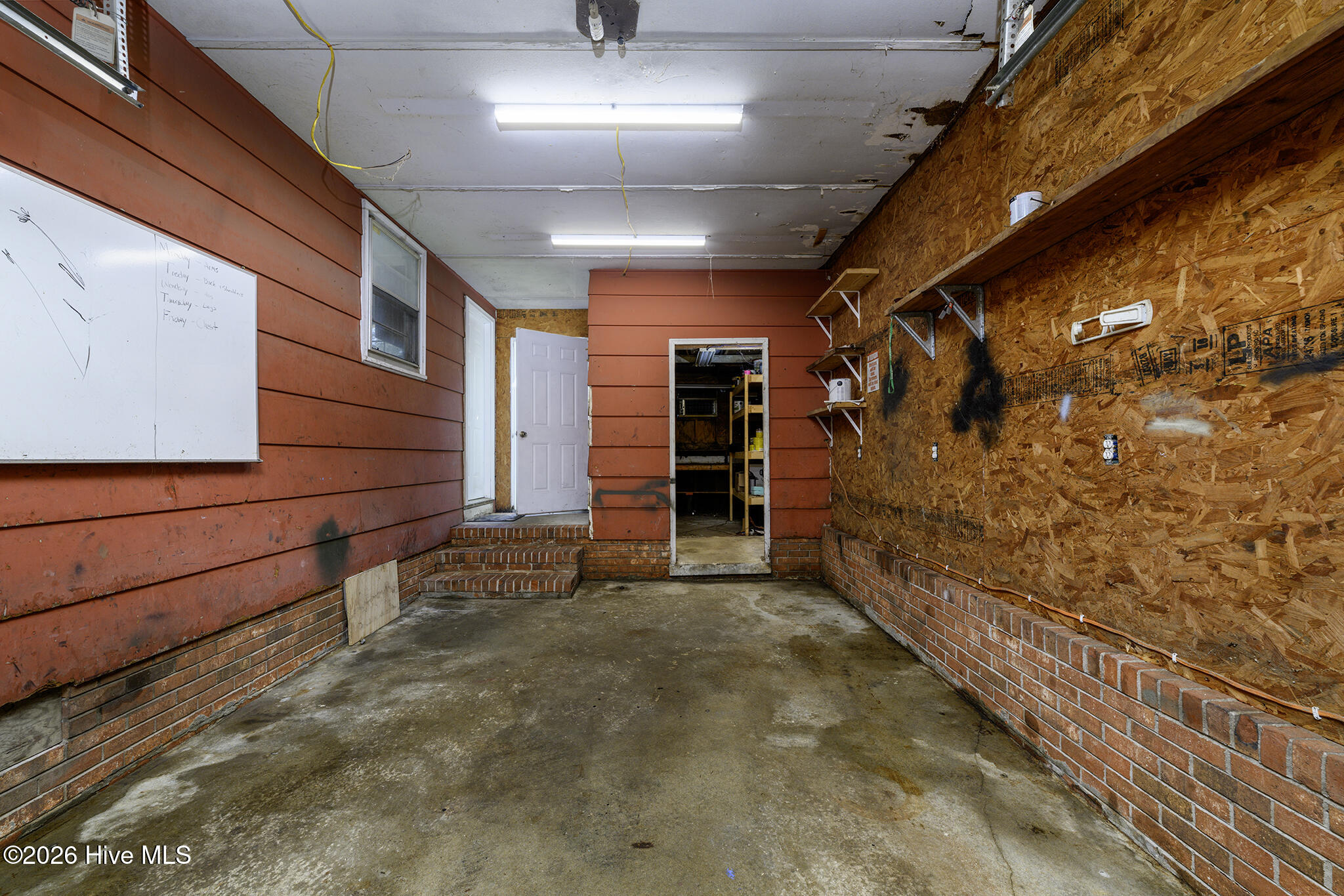 100567518 | Photo 22