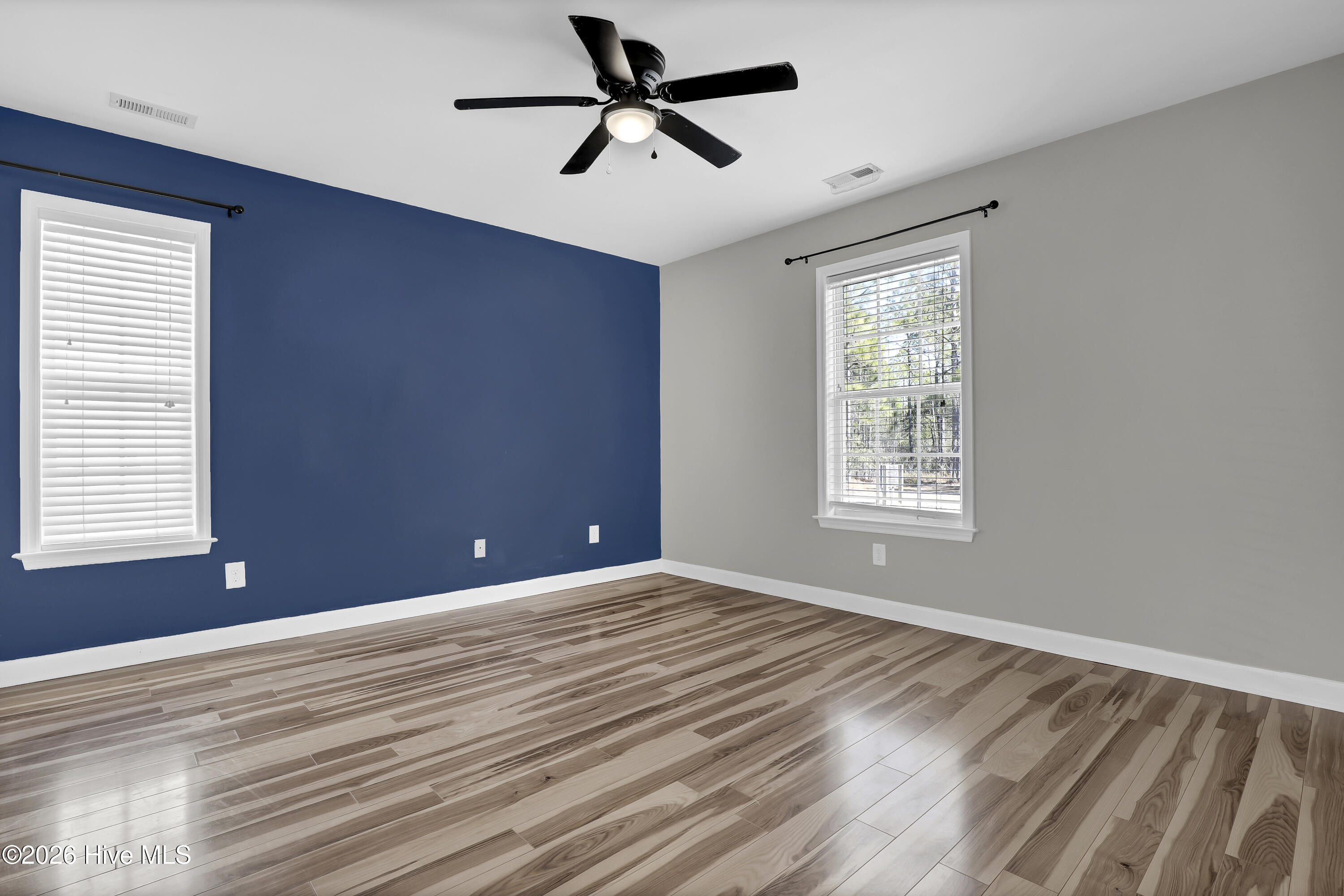 100554314 | Photo 16