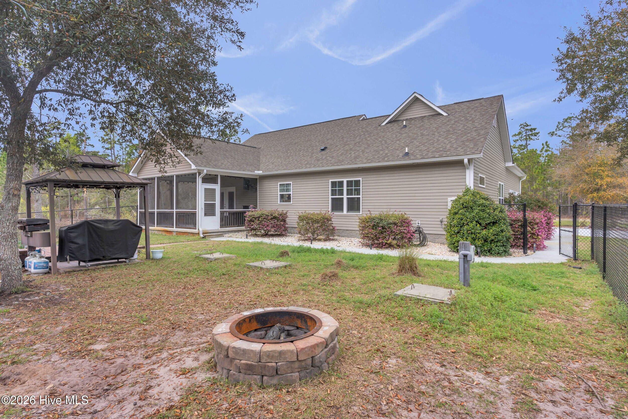 100553033 | Photo 32