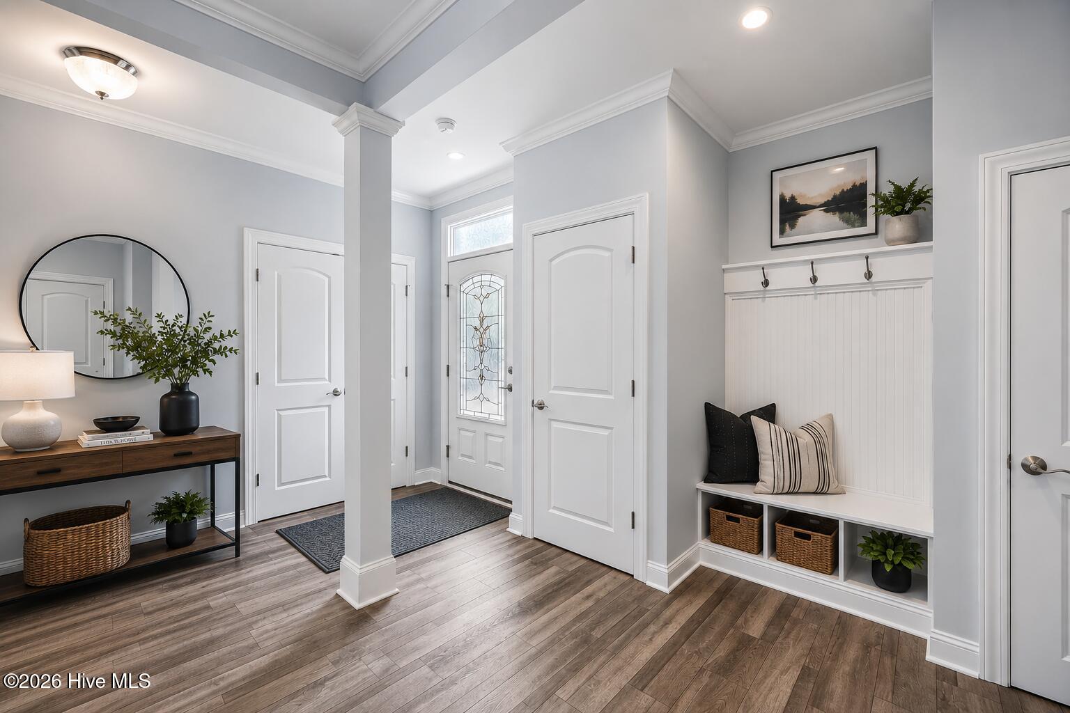 Virtually staged Entryway
